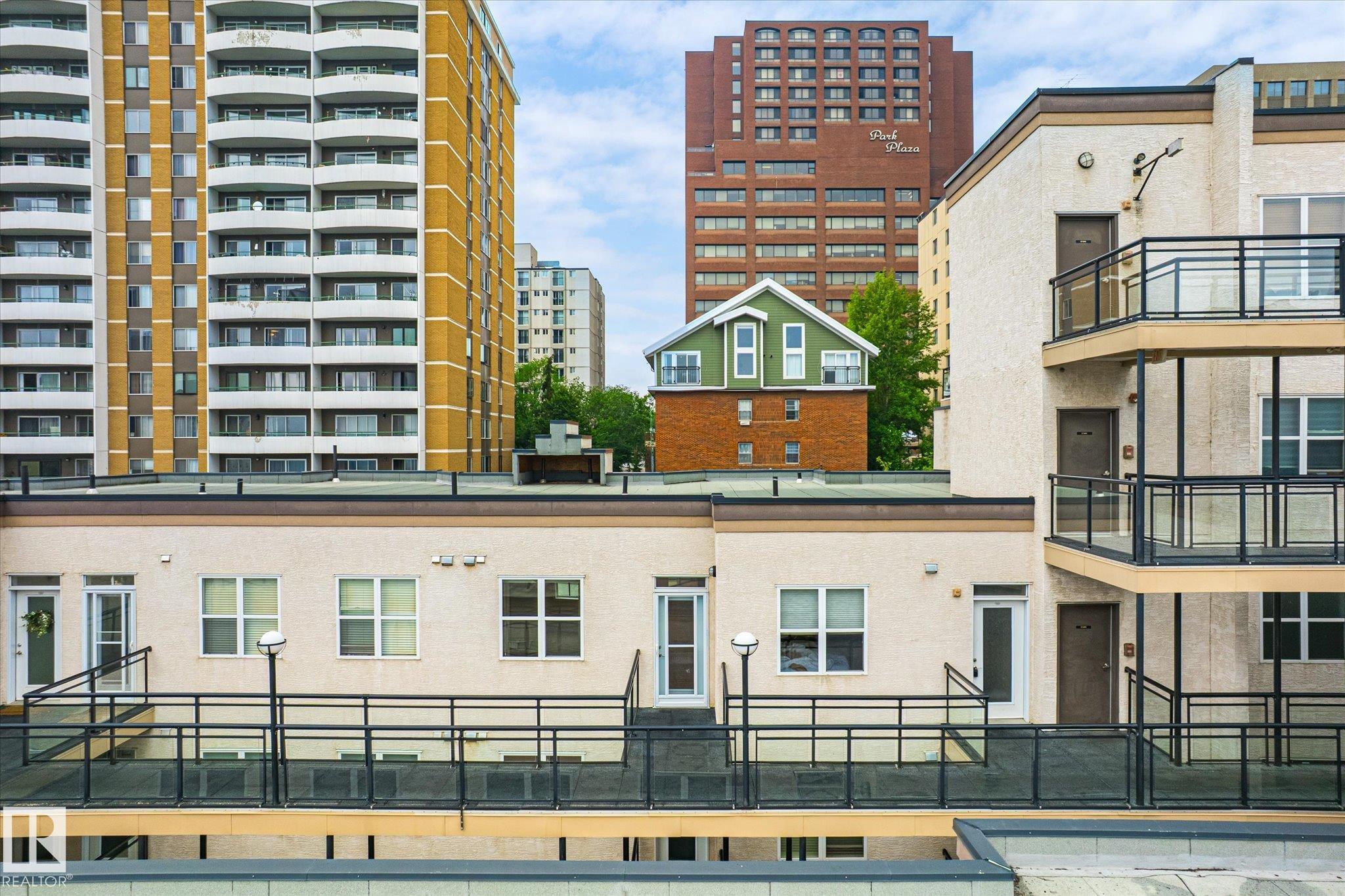 https://zimg.paragon.ice.com/ParagonImages/Property/PM/RAE/225384648/21/0/0/3866b0632abc93969775f83829fbfacb/1/90032ee1582d11e90daa6f292664e6c1/225384648-E556ADA4-0264-4703-BC4D-86F0F2F821C7.JPG