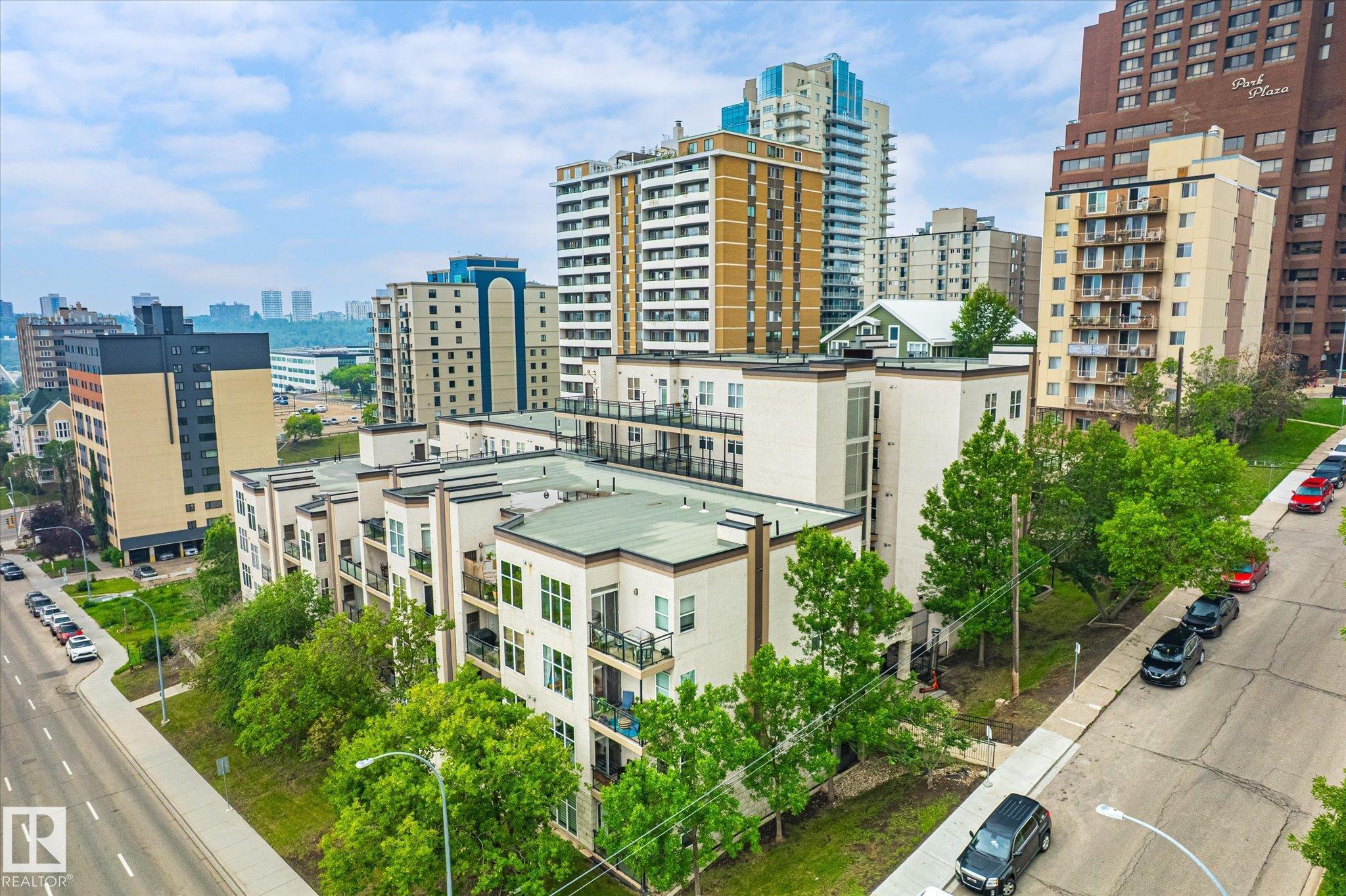 https://zimg.paragon.ice.com/ParagonImages/Property/PM/RAE/225384648/36/0/0/6d0529963cb6b2eeeb906f1162a9bfc3/1/90032ee1582d11e90daa6f292664e6c1/225384648-B6ED344E-D0F6-446C-80BF-3C5FE781DAF0.JPG