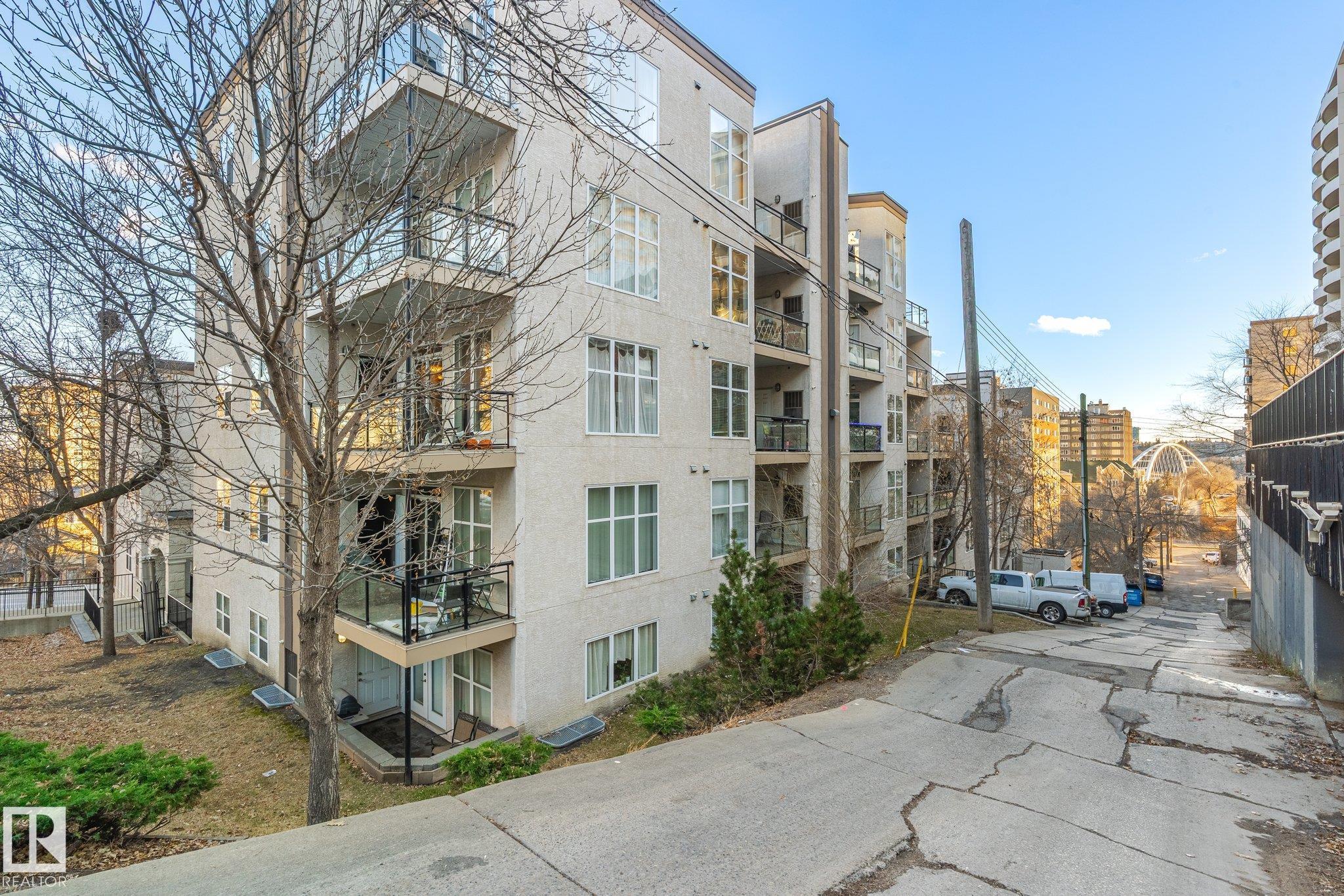 https://zimg.paragon.ice.com/ParagonImages/Property/PM/RAE/225384648/37/0/0/3ca893e8887d165ce20dfa1a581d2037/1/90032ee1582d11e90daa6f292664e6c1/225384648-CB80FF26-45D7-4C95-964B-10B12F0E62C8.JPG