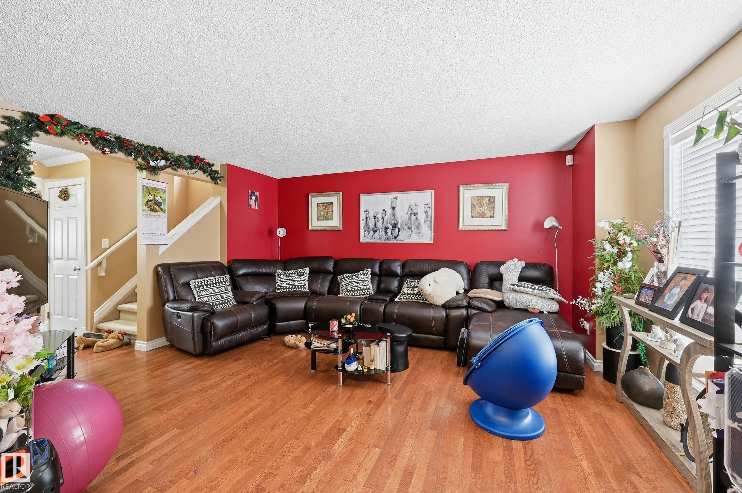 Photo 6 at 3010 32 Avenue NW, Silver Berry, Edmonton