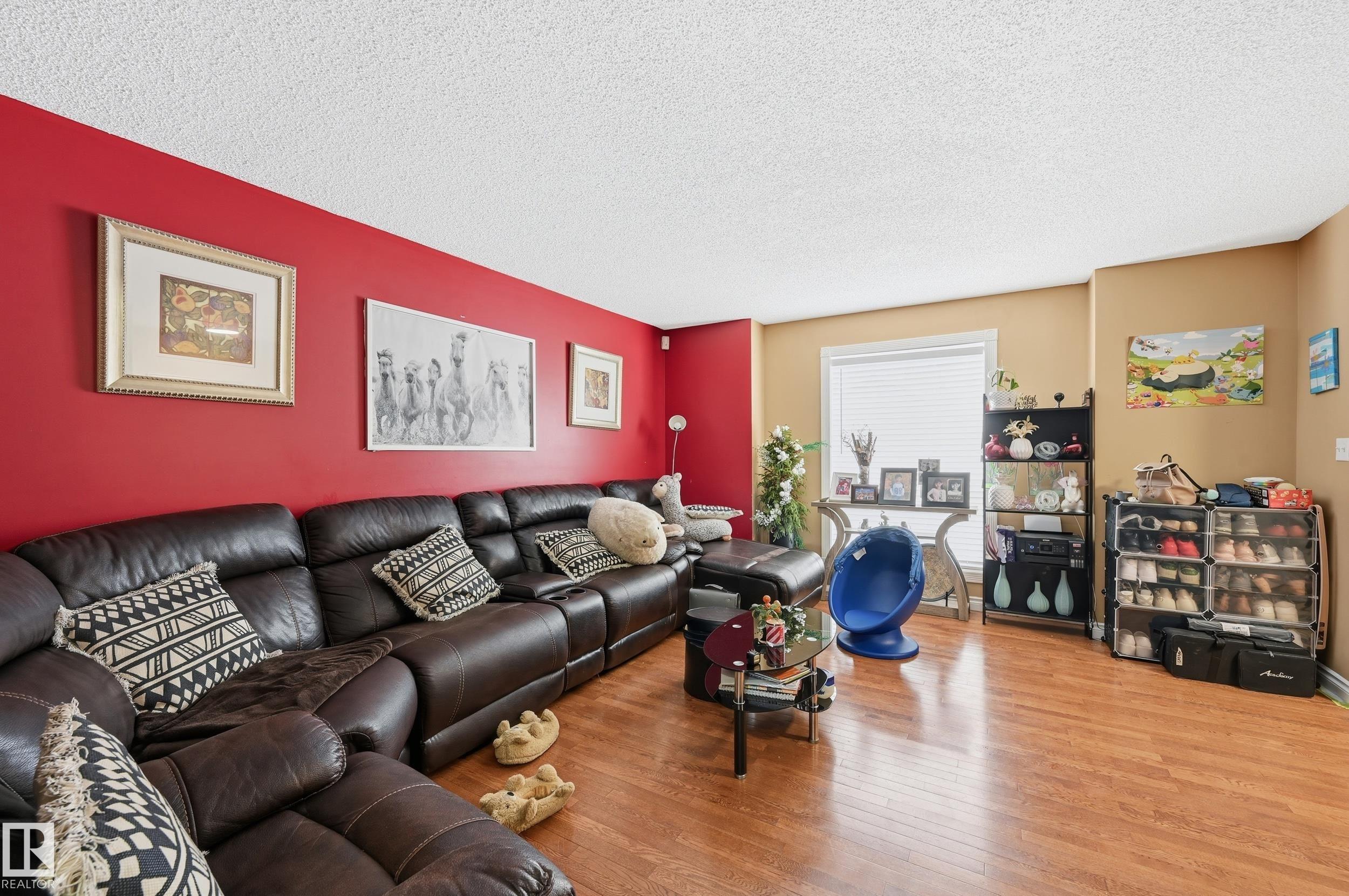 Photo 8 at 3010 32 Avenue NW, Silver Berry, Edmonton