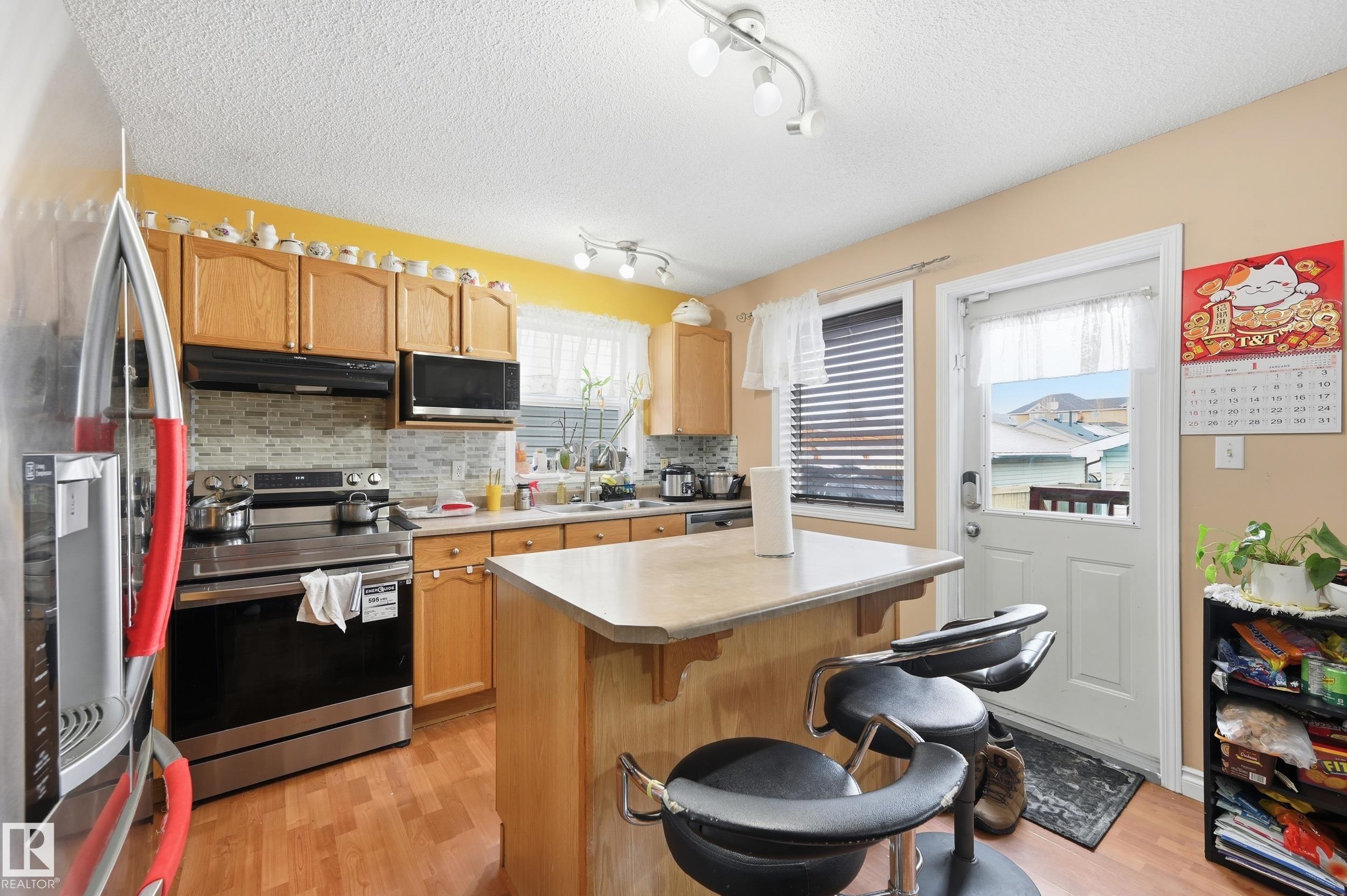 Photo 10 at 3010 32 Avenue NW, Silver Berry, Edmonton