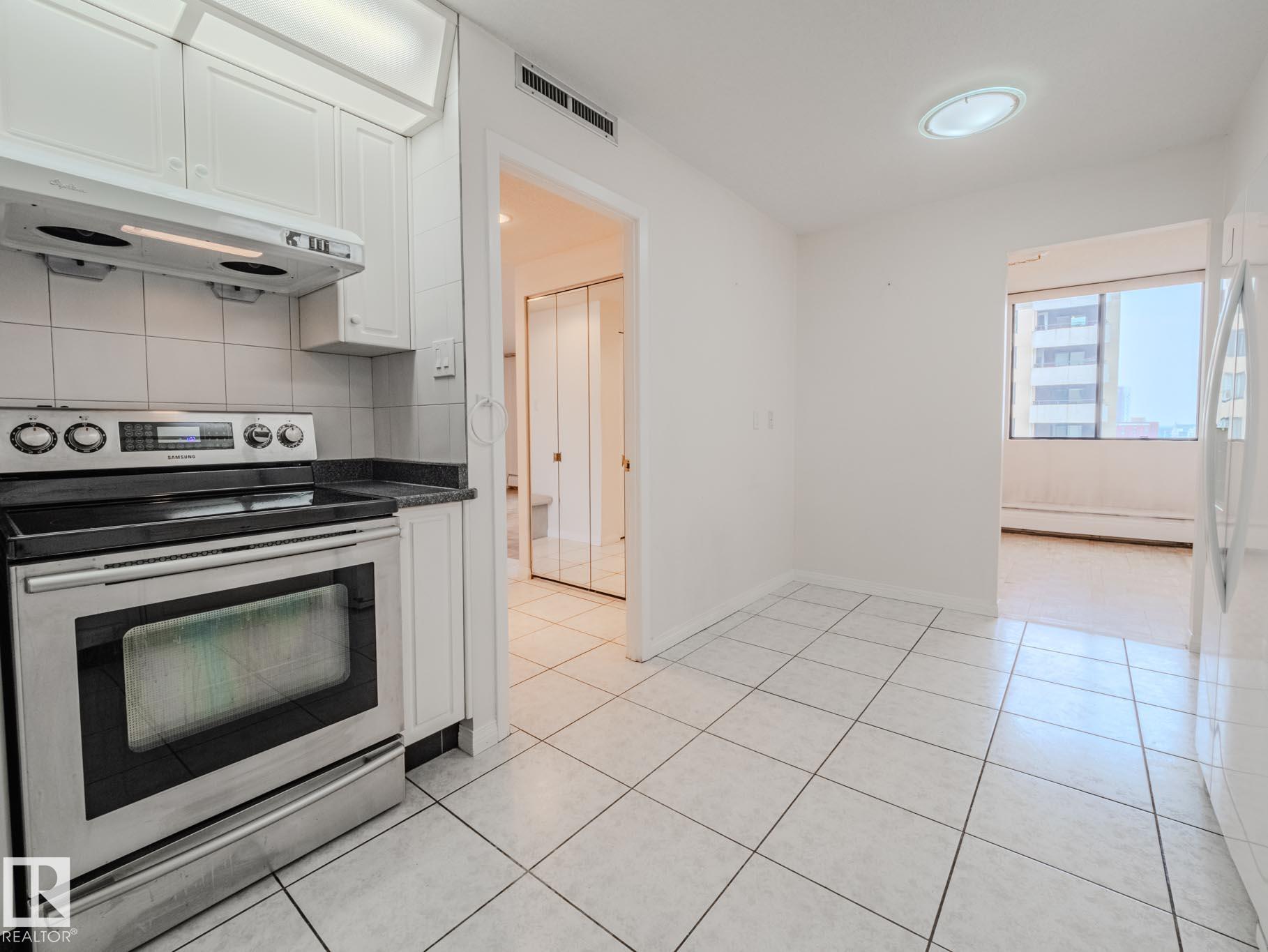 Photo 11 at 1403 - 10160 115 Street NW, Wîhkwêntôwin, Edmonton