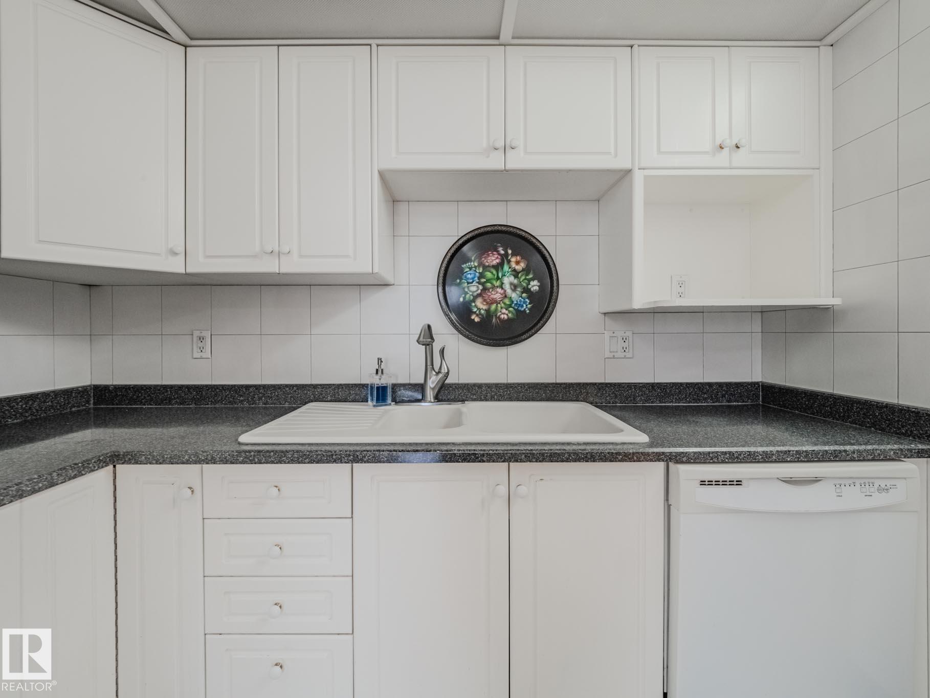 Photo 14 at 1403 - 10160 115 Street NW, Wîhkwêntôwin, Edmonton