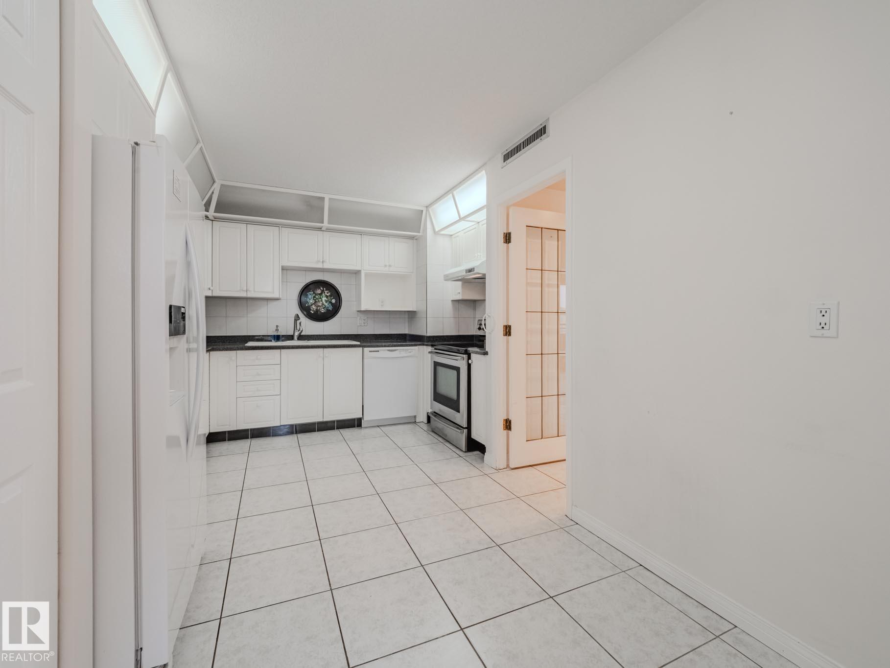 Photo 9 at 1403 - 10160 115 Street NW, Wîhkwêntôwin, Edmonton