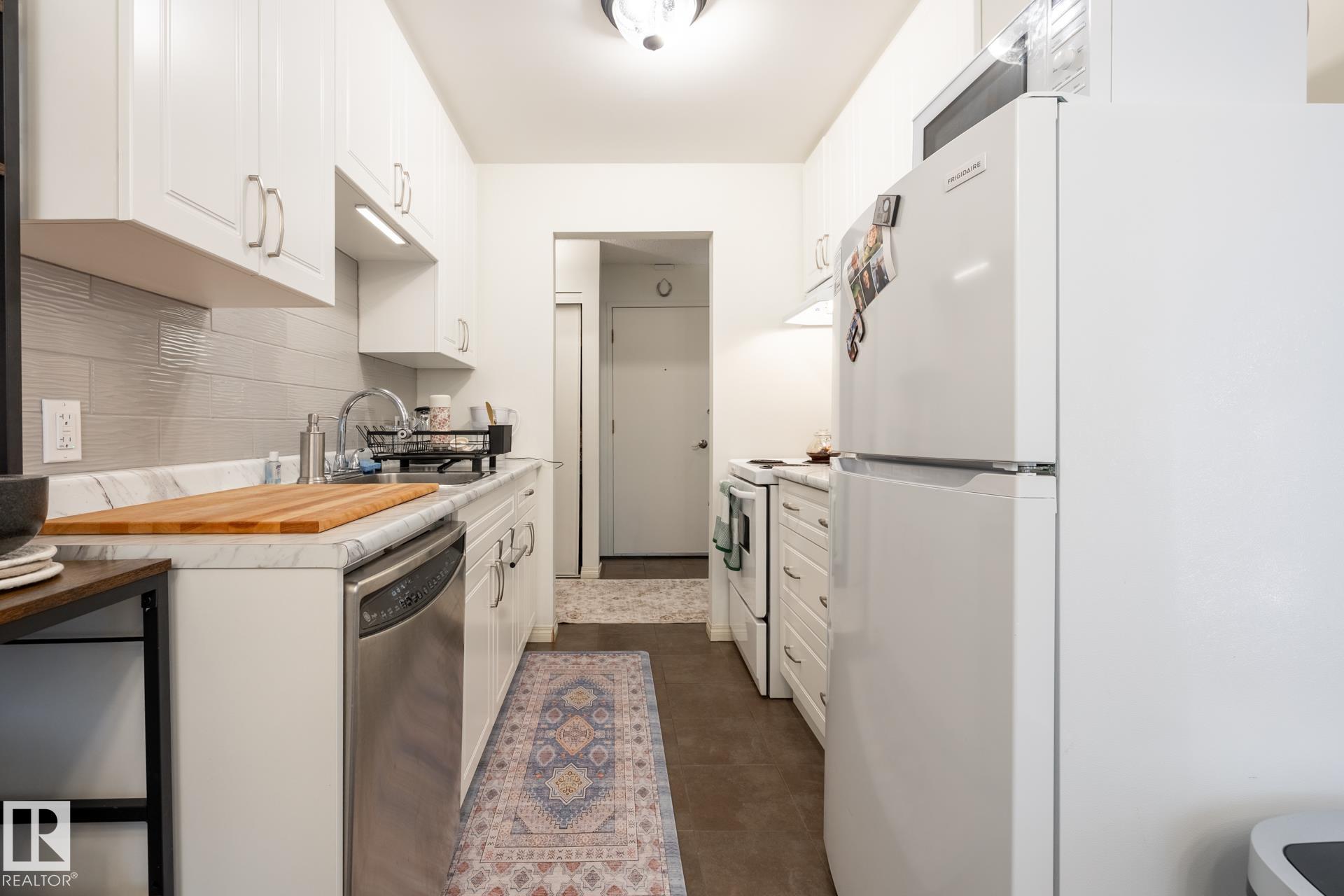 Photo 13 at 307 - 5730 Riverbend Road NW, Brander Gardens, Edmonton