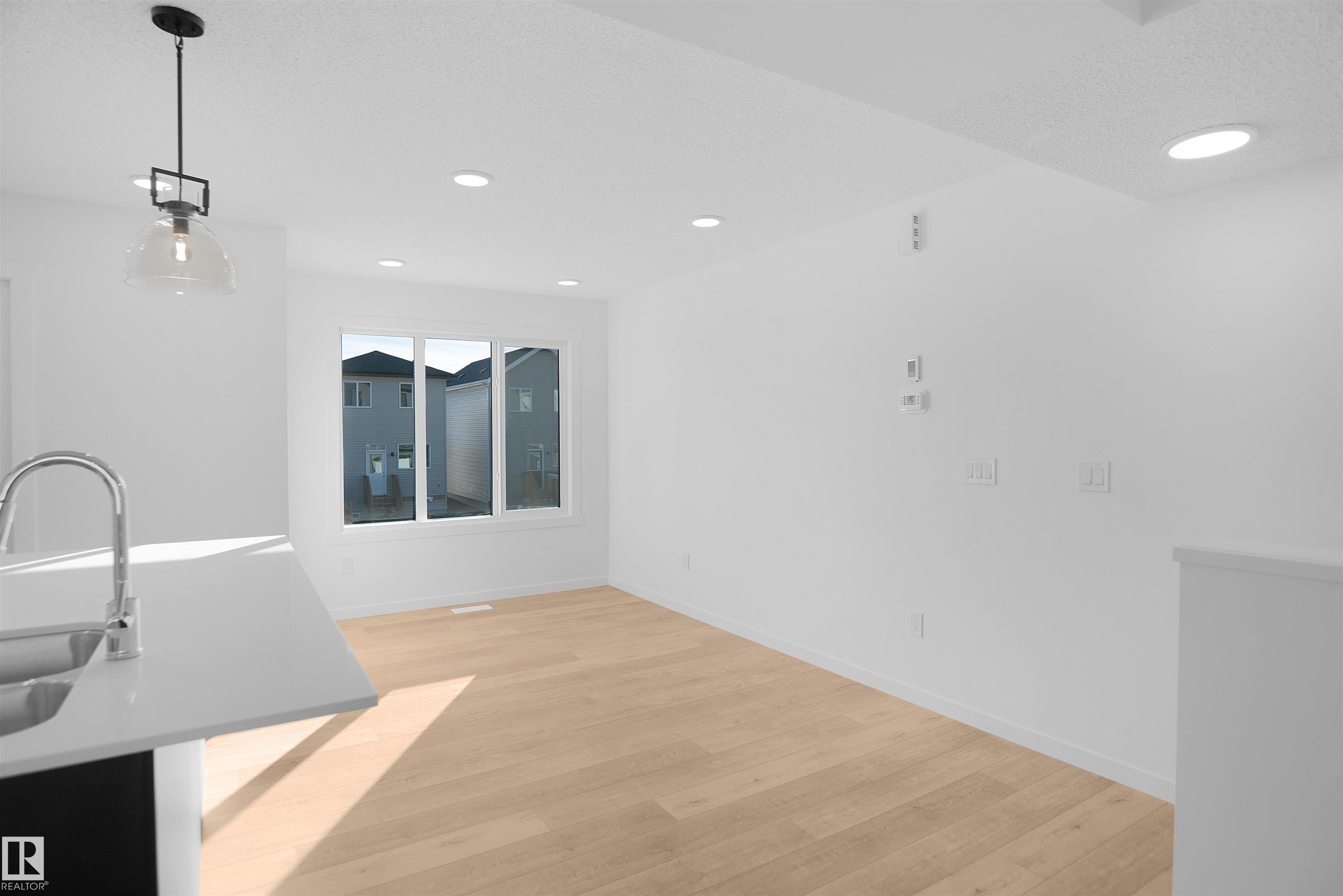 Photo 9 at 4189 Kinglet Drive NW, Kinglet Gardens, Edmonton