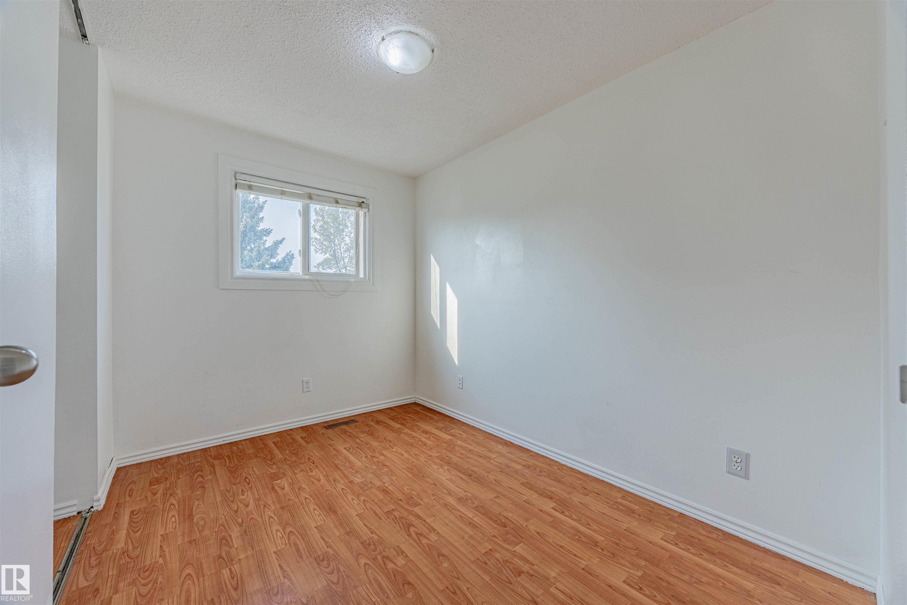 Photo 16 at 2551 135 Avenue NW, Kernohan, Edmonton