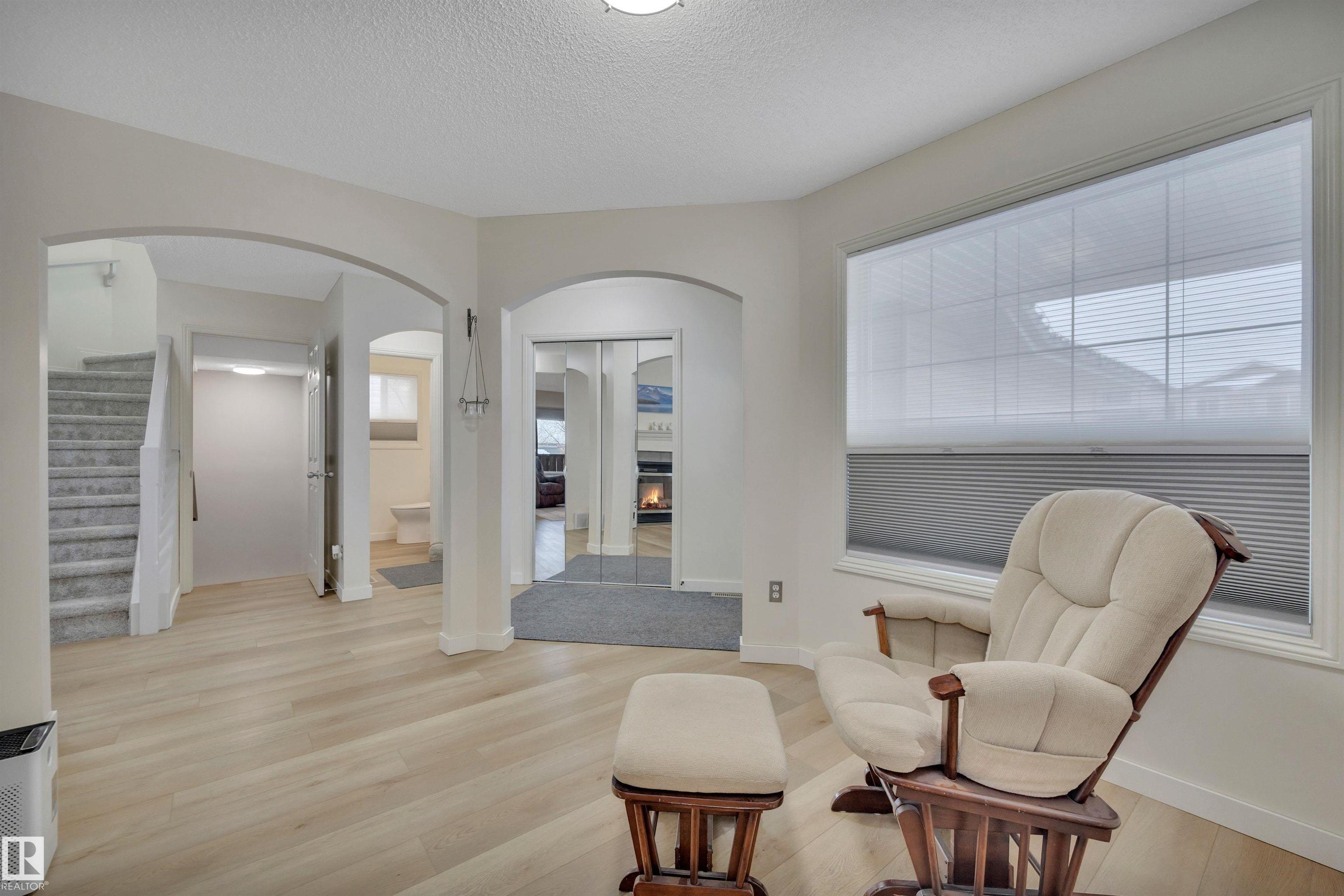 Photo 8 at 3791 21 Street N NW, Wild Rose, Edmonton