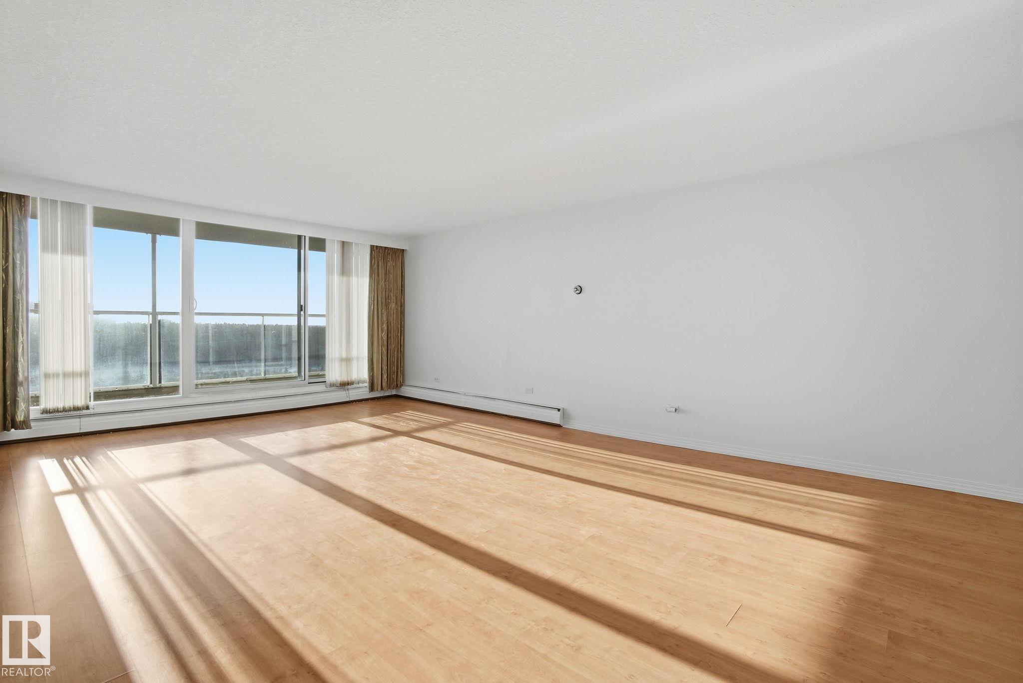 Photo 5 at 802 - 11920 100 Avenue NW, Wîhkwêntôwin, Edmonton