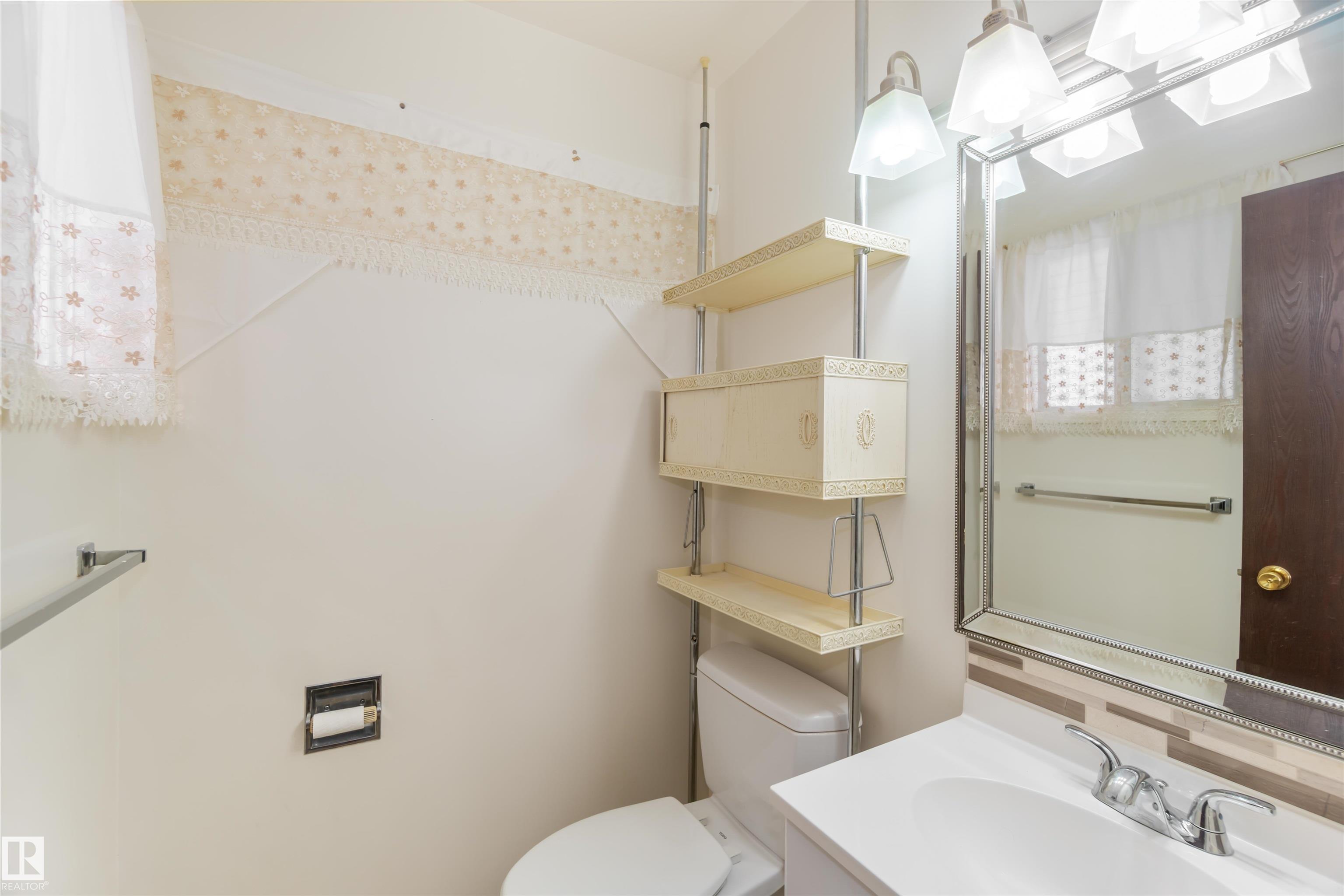 Photo 25 at 4130 134a Avenue NW, Sifton Park, Edmonton