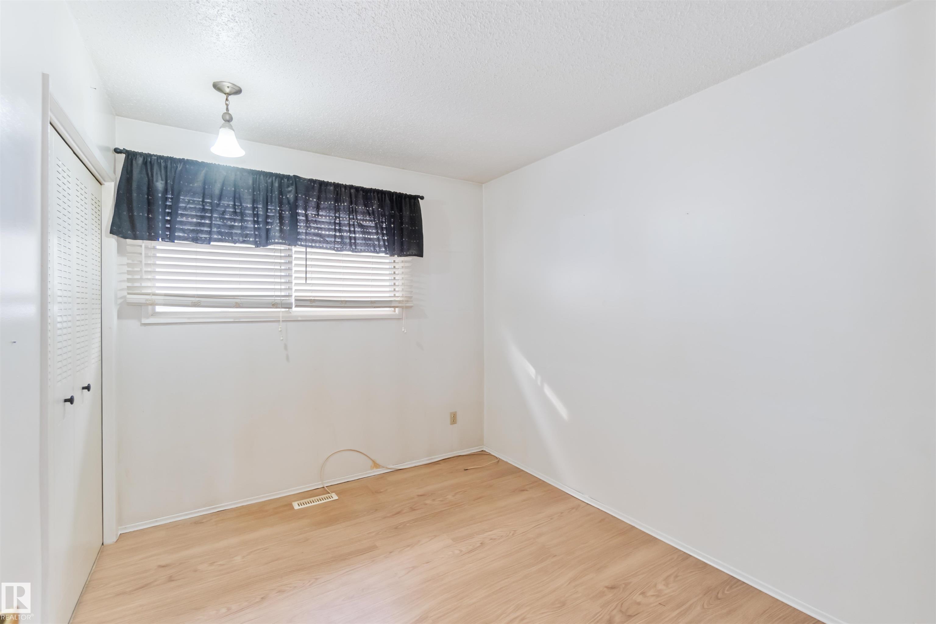Photo 28 at 4130 134a Avenue NW, Sifton Park, Edmonton
