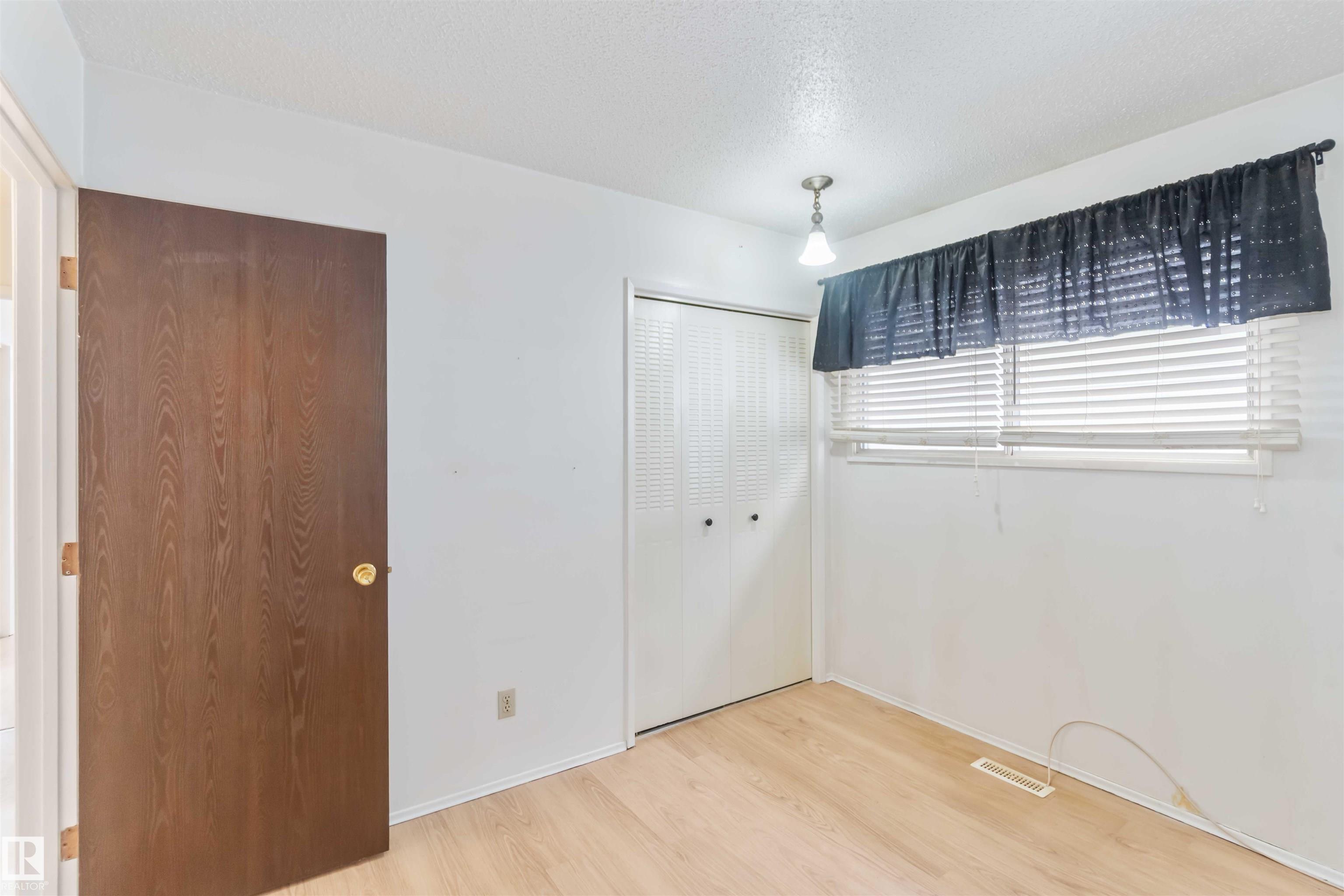 Photo 29 at 4130 134a Avenue NW, Sifton Park, Edmonton