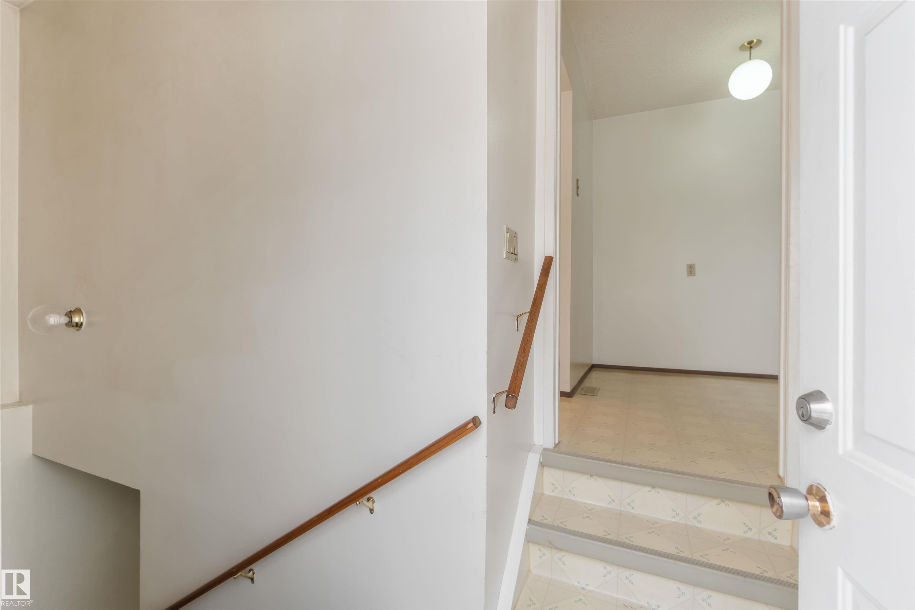 Photo 34 at 4130 134a Avenue NW, Sifton Park, Edmonton