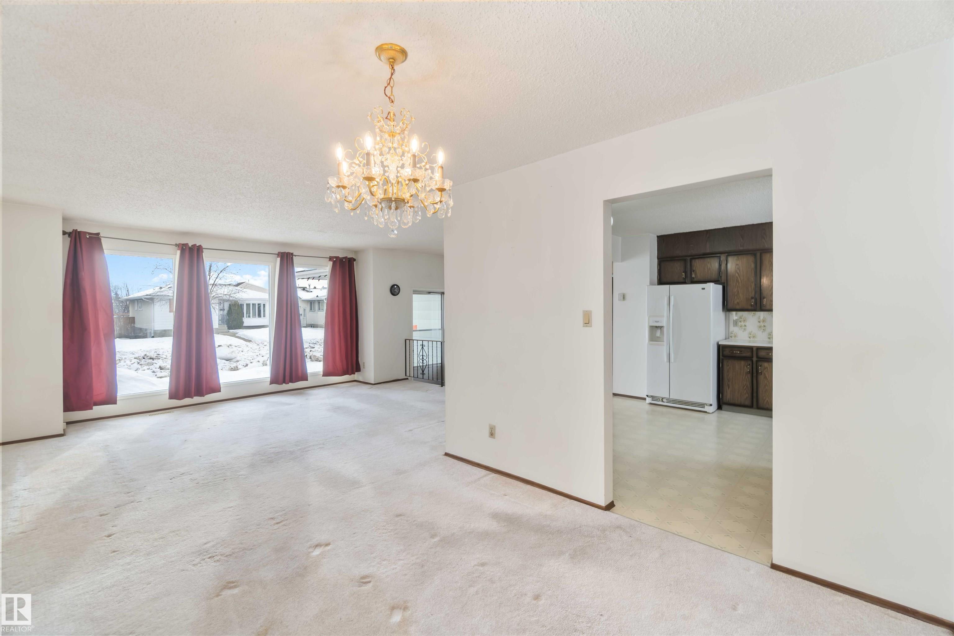 Photo 9 at 4130 134a Avenue NW, Sifton Park, Edmonton