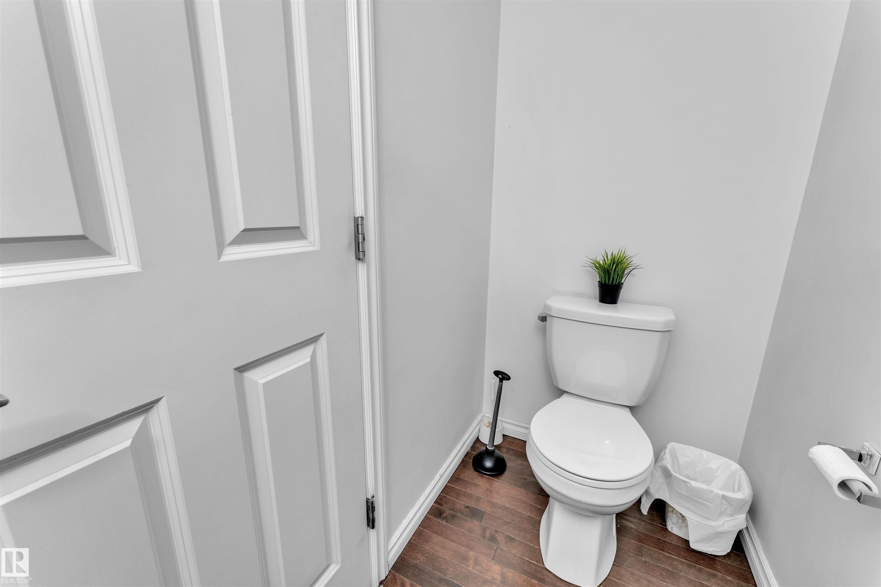 Photo 7 at 3722 9 Street NW, Maple Crest, Edmonton