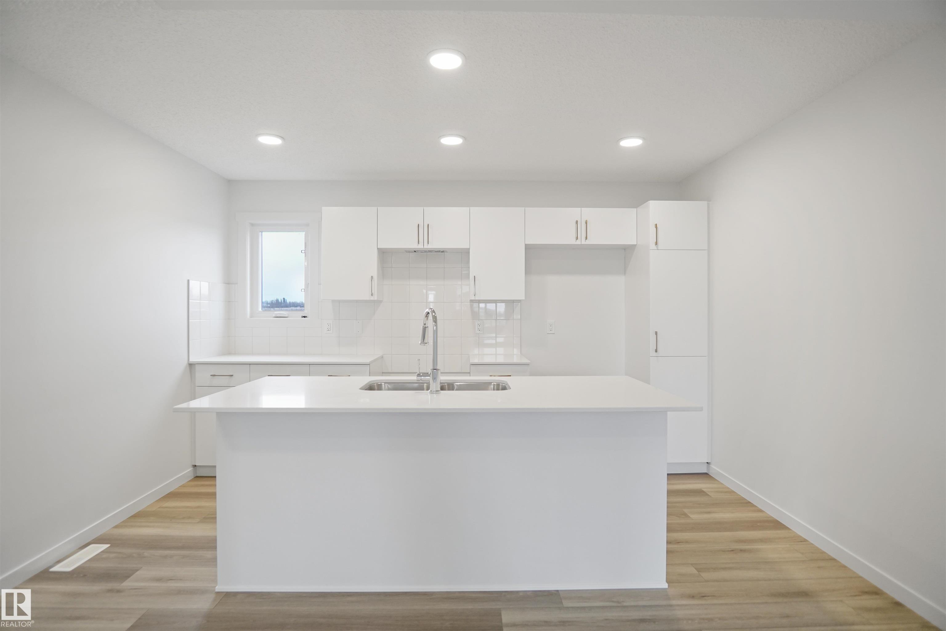 Photo 12 at 7062 Rosenthal Drive NW, Rosenthal, Edmonton