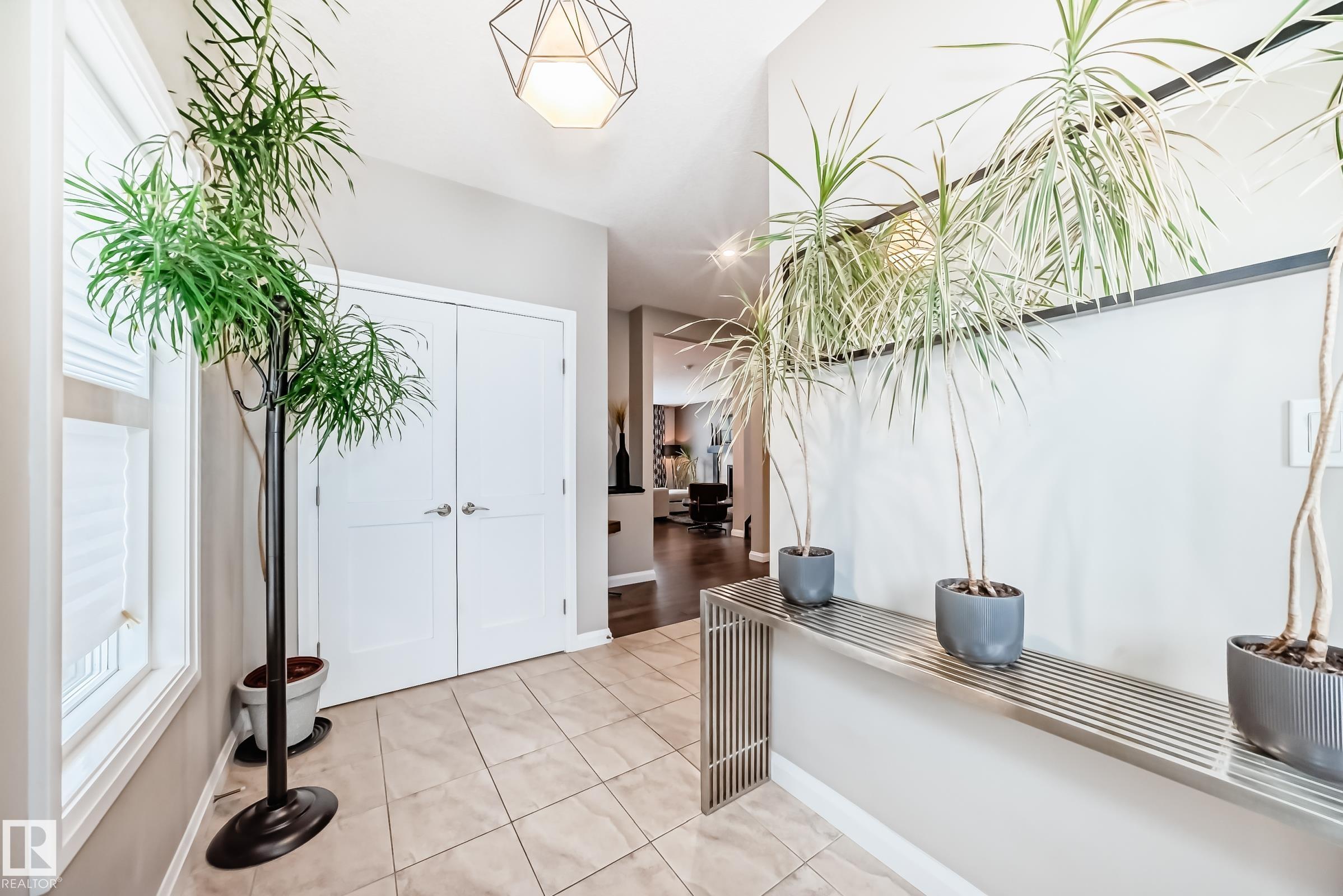 Photo 3 at 7014 170a Avenue NW, Schonsee, Edmonton