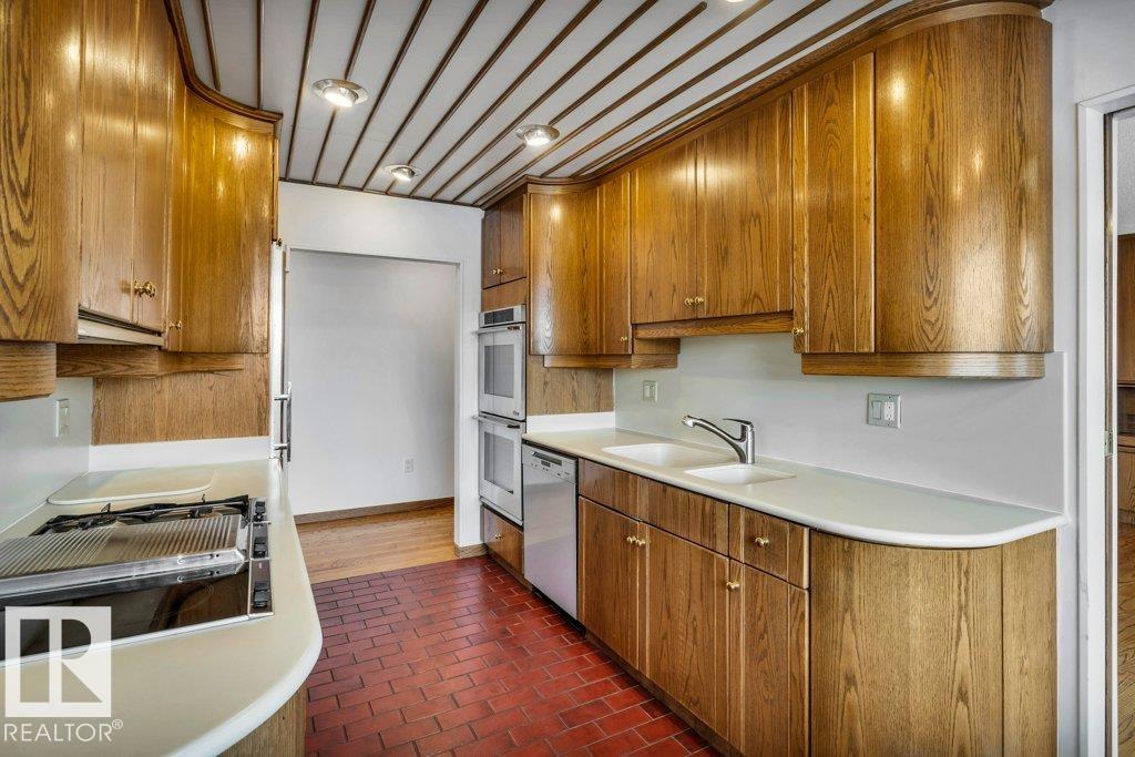 Photo 24 at 3 - 9804 112 Street NW, Wîhkwêntôwin, Edmonton