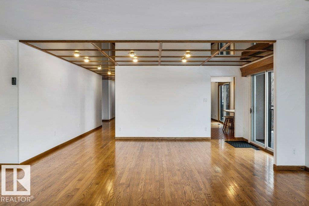 Photo 8 at 3 - 9804 112 Street NW, Wîhkwêntôwin, Edmonton