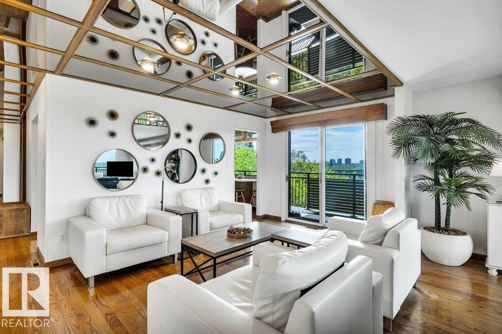 Photo 9 at 3 - 9804 112 Street NW, Wîhkwêntôwin, Edmonton