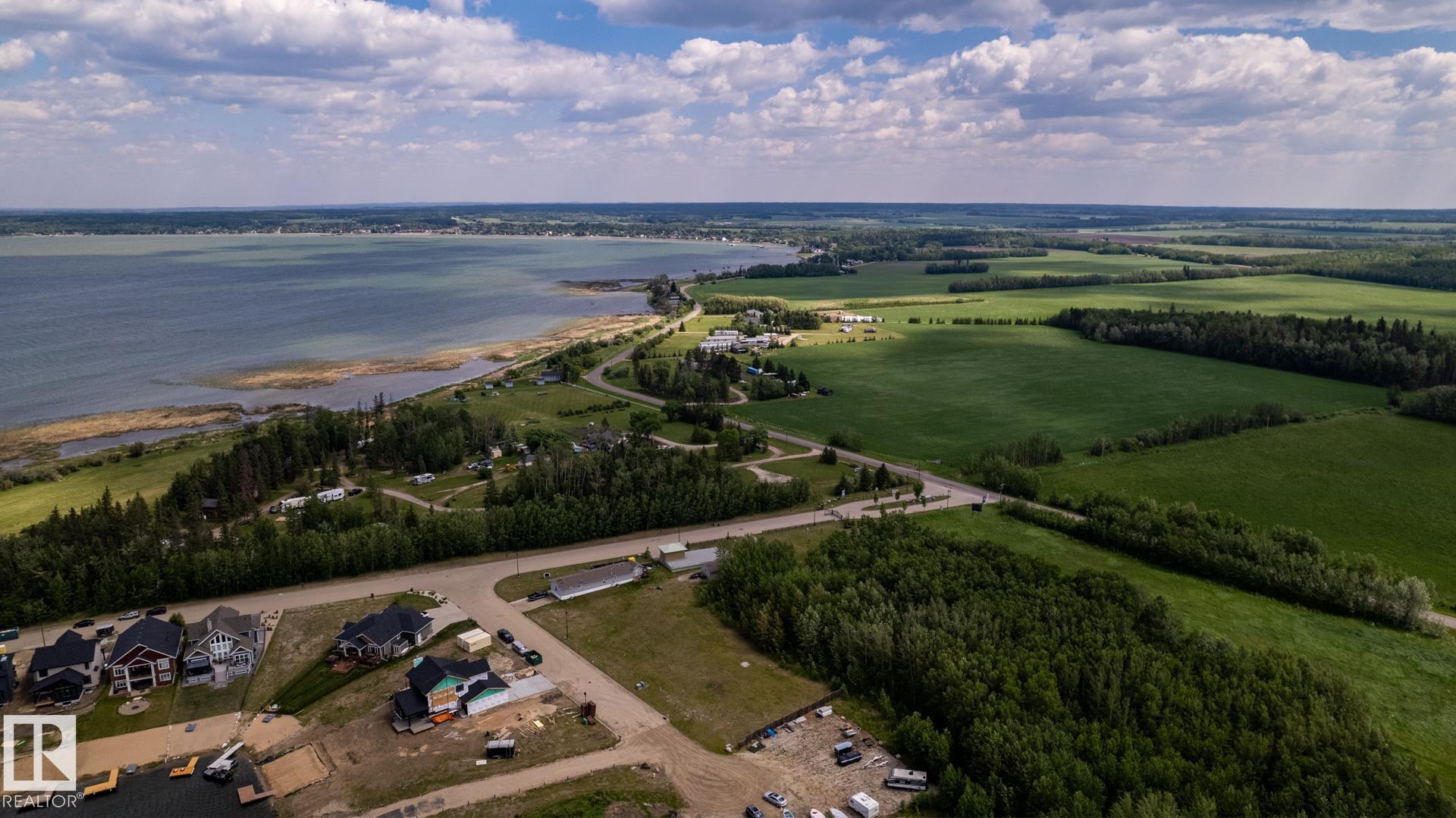 Photo 11 at 209 - 3410 Ste. Anne Trail, Windmill Harbour, Rural Lac Ste. Anne County