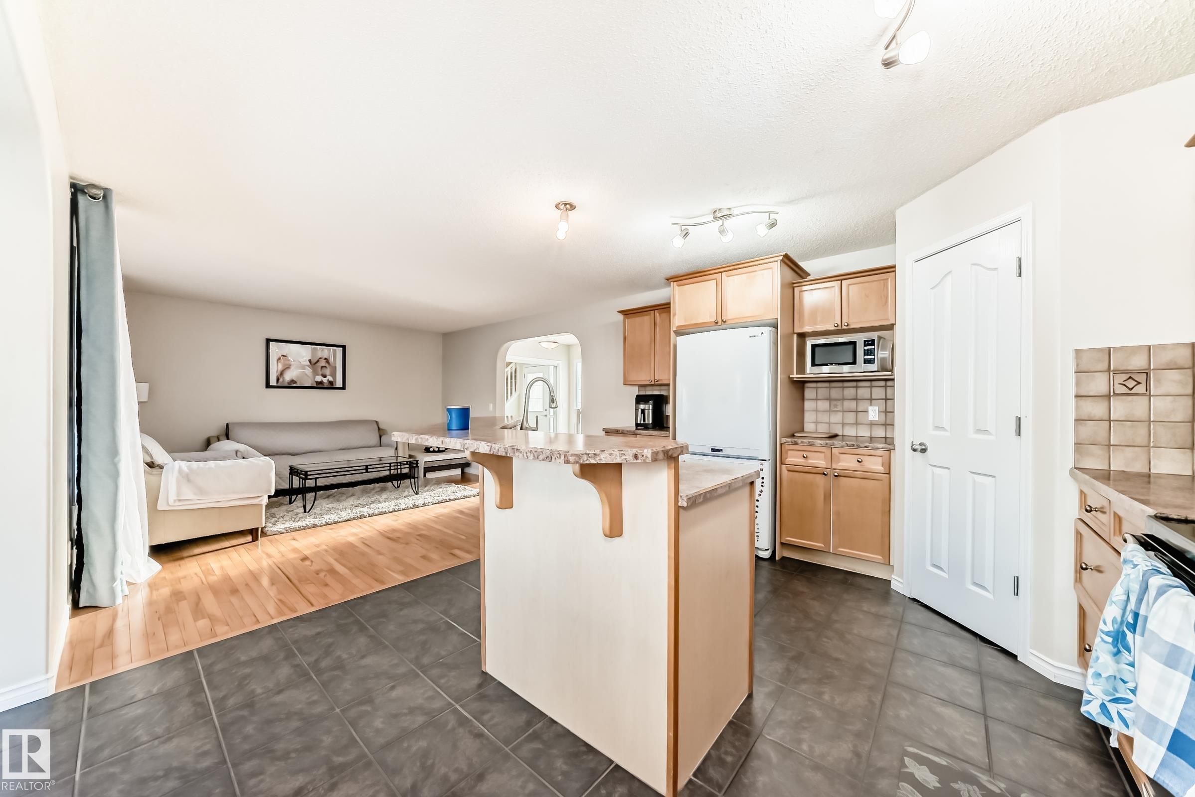 Picture for 5814 165 AV NW