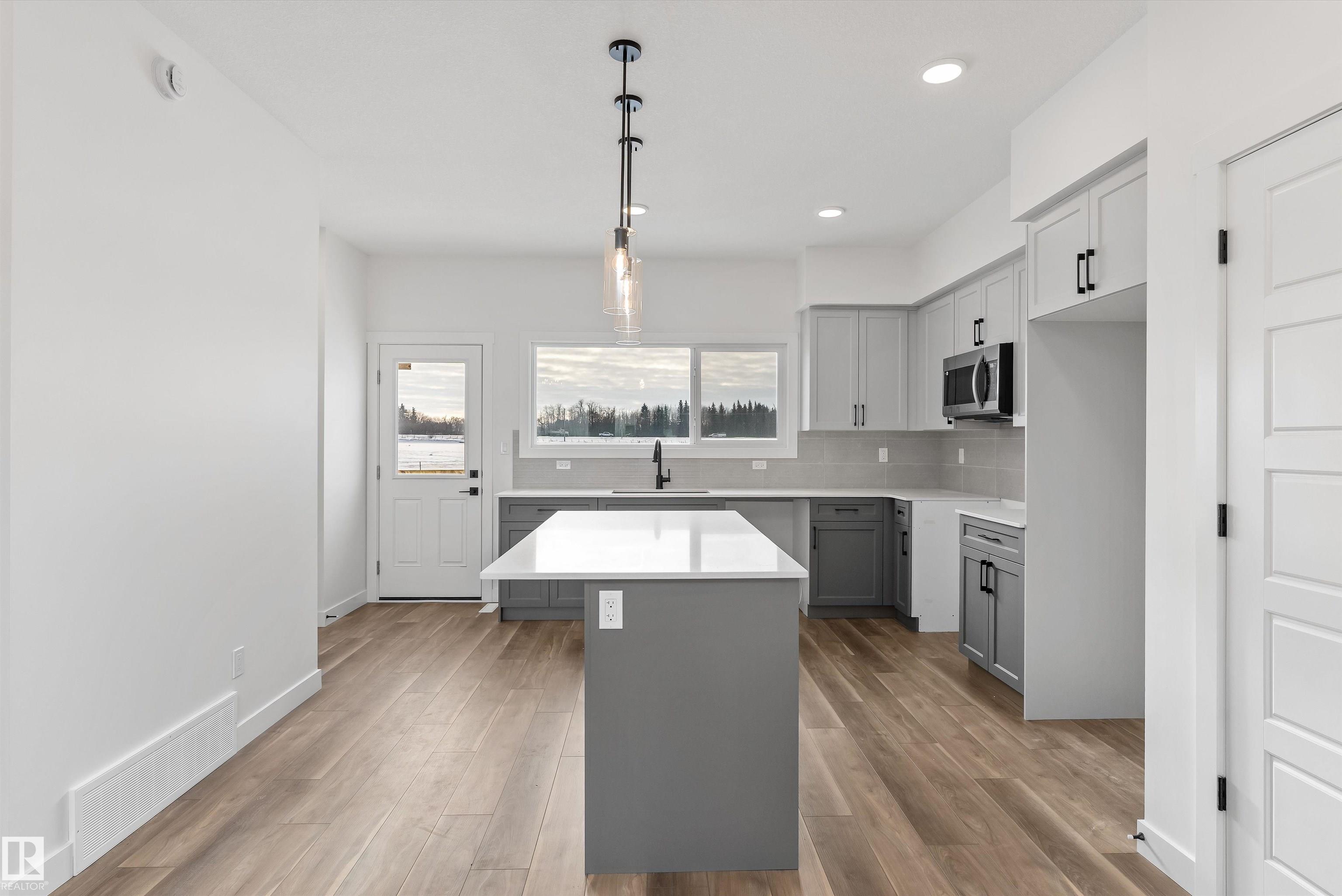 Photo 18 at 1068 Mcleod Avenue, Easton, Spruce Grove