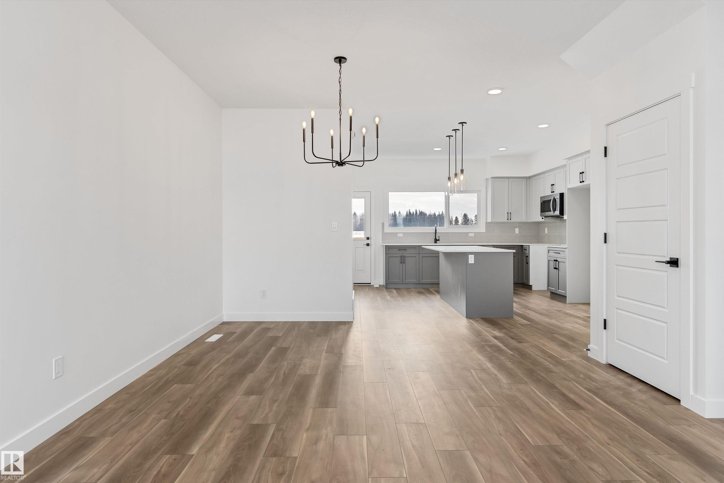 Photo 8 at 1068 Mcleod Avenue, Easton, Spruce Grove