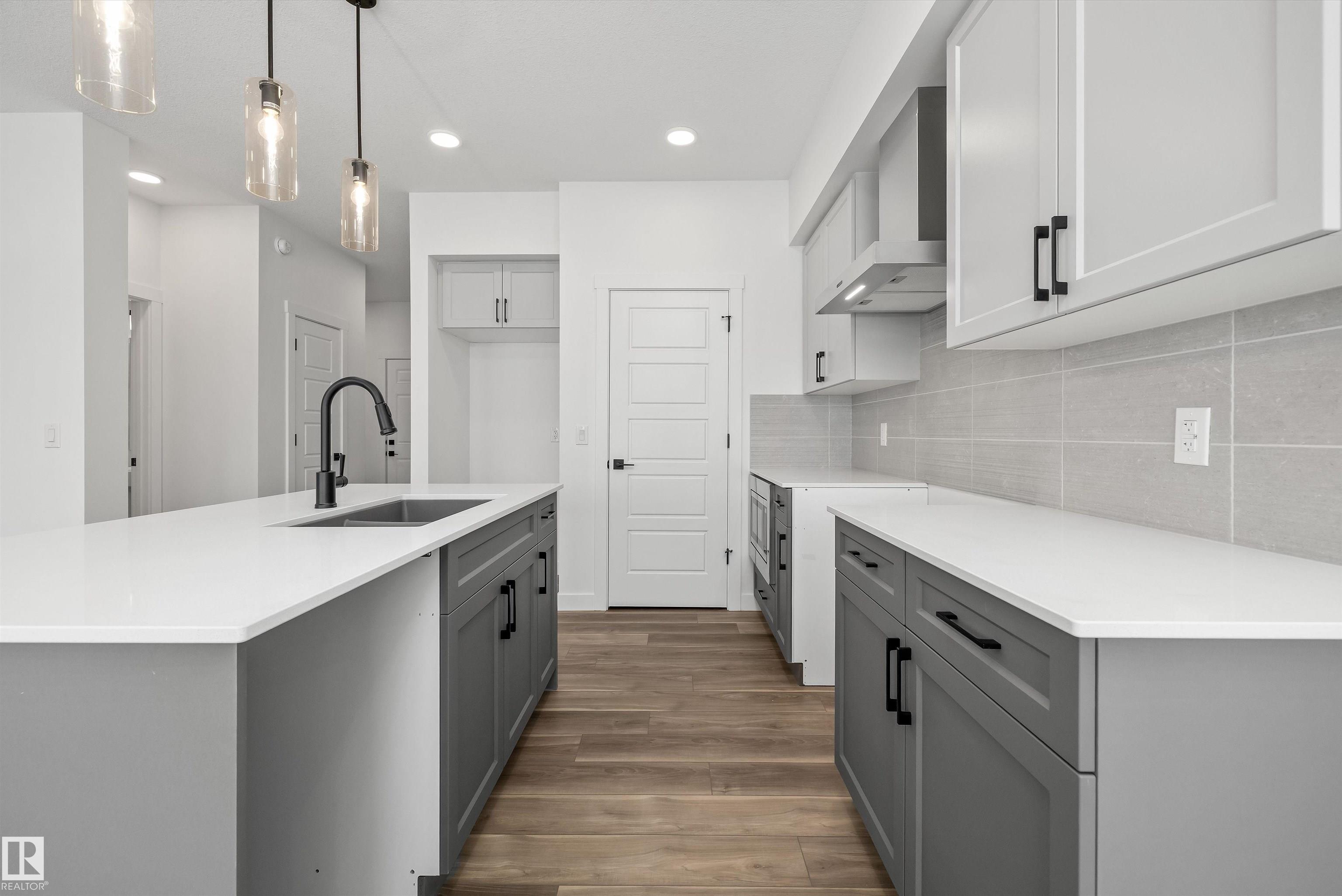 https://zimg.paragon.ice.com/ParagonImages/Property/PM/RAE/225384743/10/0/0/ba4913df6f0a00b37ce67dc382e3d873/1/72a1c1c991d2f0a77c35b74731210f07/225384743-8a0e247f-e946-473a-8cf5-6c315af00532.JPG