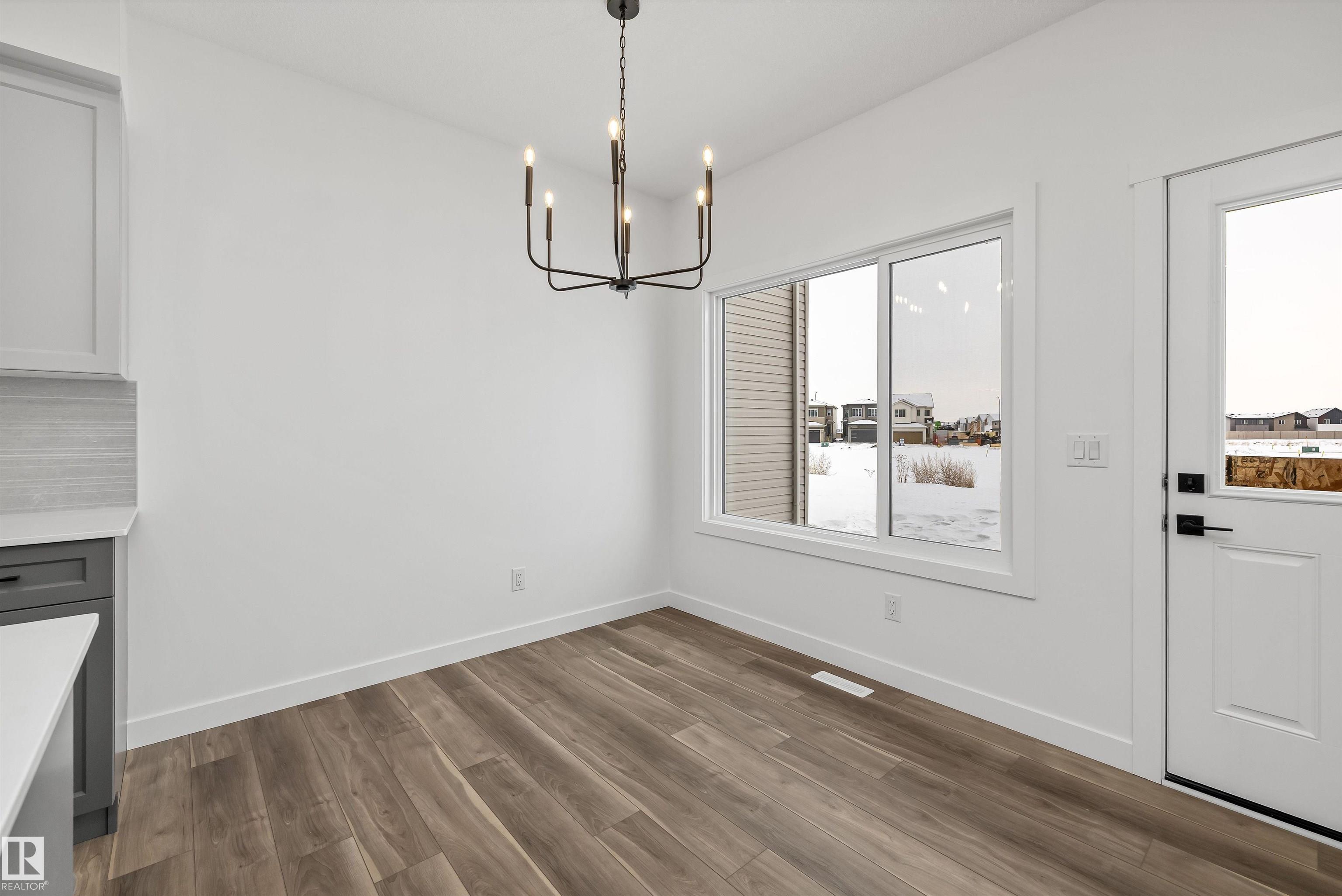 https://zimg.paragon.ice.com/ParagonImages/Property/PM/RAE/225384743/12/0/0/9c281cdba688a788116e53f55eeba462/1/72a1c1c991d2f0a77c35b74731210f07/225384743-a759feb3-980b-4bbc-8dcc-5273da1a51b1.JPG