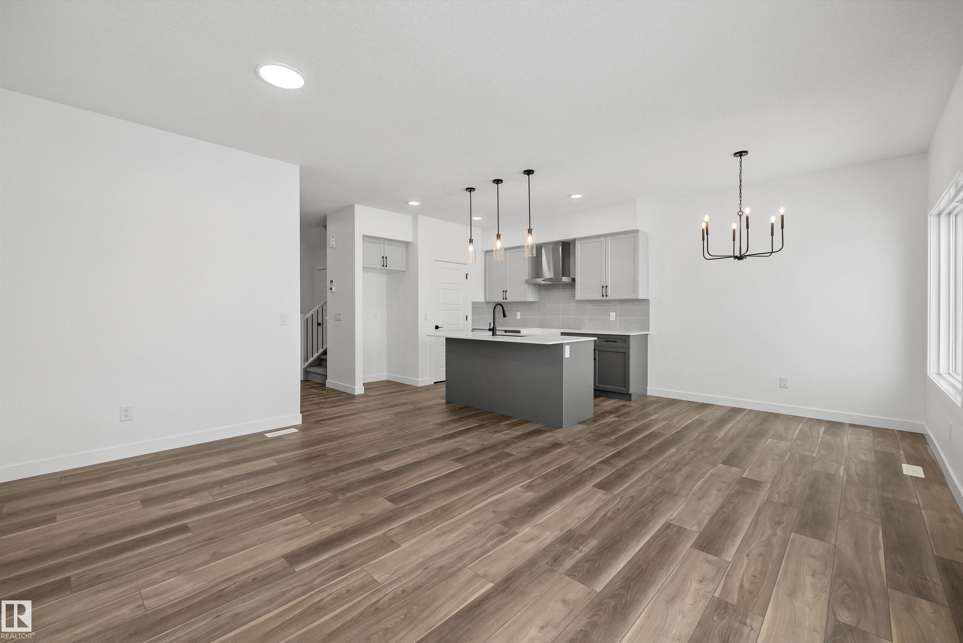 https://zimg.paragon.ice.com/ParagonImages/Property/PM/RAE/225384743/16/0/0/c3710c7c5d5d0a7fdb7bd3fb812fd8c7/1/72a1c1c991d2f0a77c35b74731210f07/225384743-6f98855c-9f72-4d3b-af98-ab2a5517c2fc.JPG