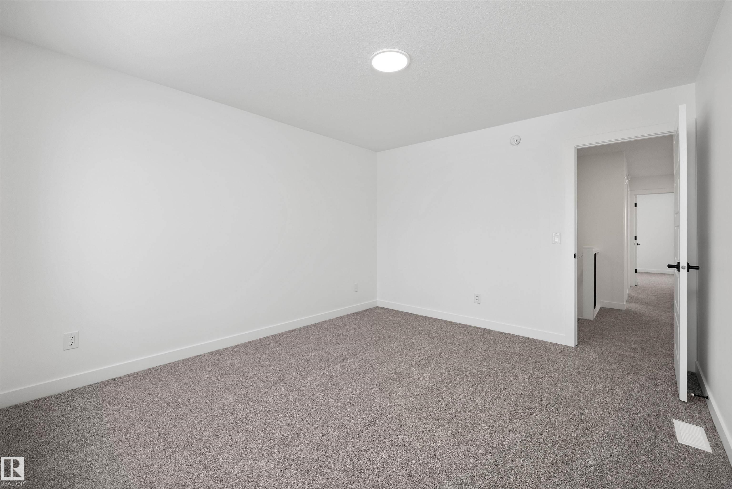 https://zimg.paragon.ice.com/ParagonImages/Property/PM/RAE/225384743/36/0/0/362ac04a2be5b0272566a08849fc05ef/1/72a1c1c991d2f0a77c35b74731210f07/225384743-f24eaa87-5fac-4823-bc71-aa54d68d8989.JPG
