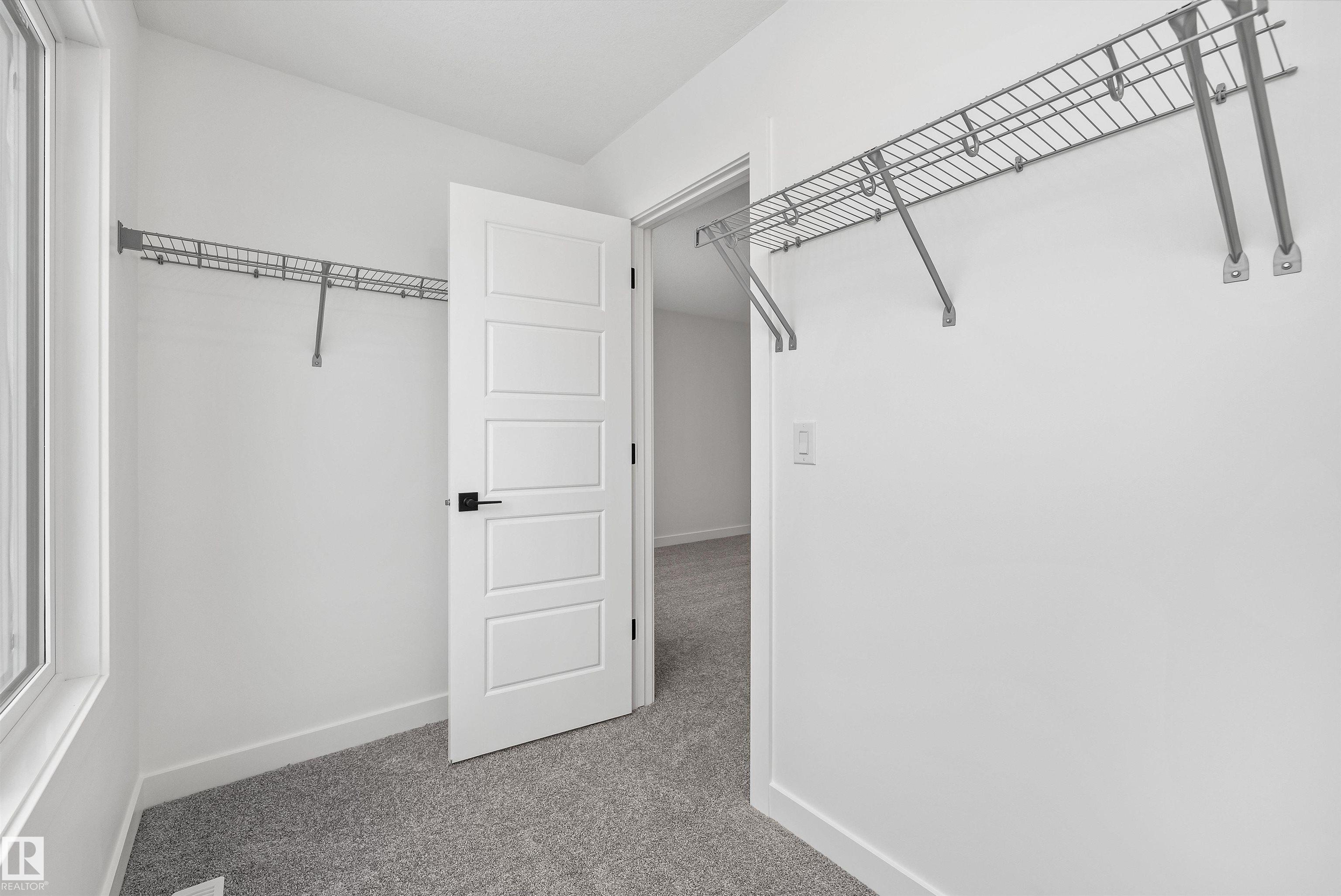 https://zimg.paragon.ice.com/ParagonImages/Property/PM/RAE/225384743/40/0/0/6d2224a07d677b657a4ff4e1d602dd5a/1/72a1c1c991d2f0a77c35b74731210f07/225384743-9655a208-121d-4ad8-8b78-bd5fb65e36a3.JPG