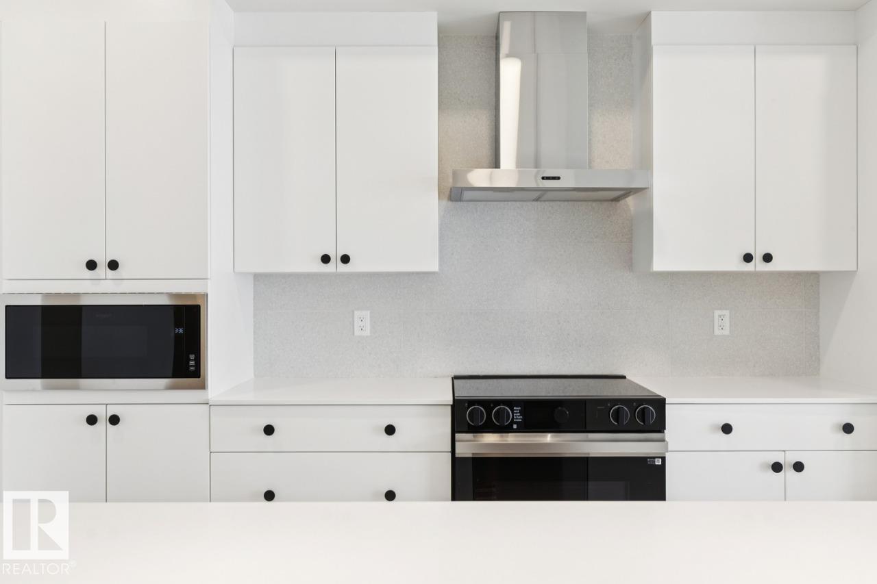 Picture for 22923 80 AV NW