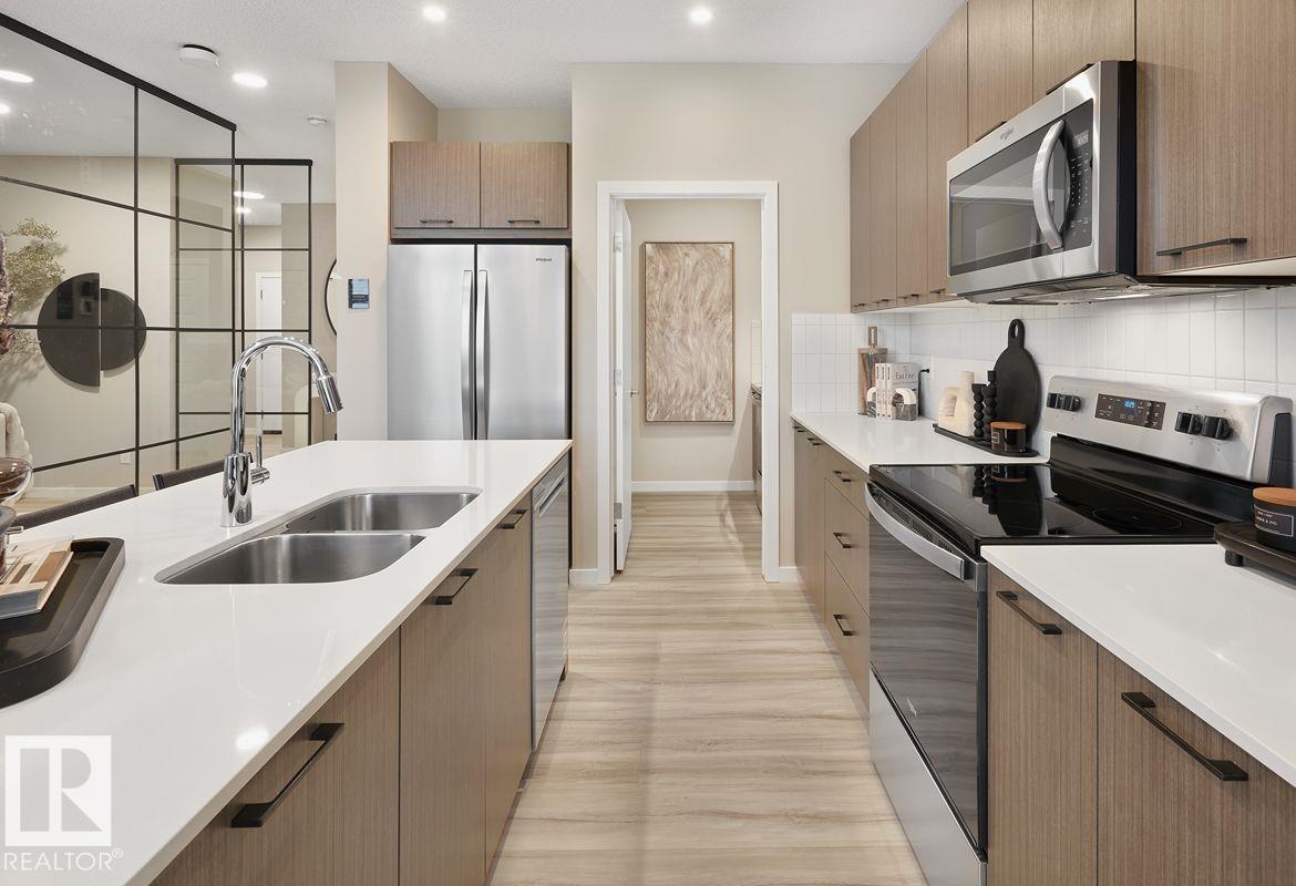 Photo 3 at 3137 Dixon Landing SW, Desrochers Area, Edmonton