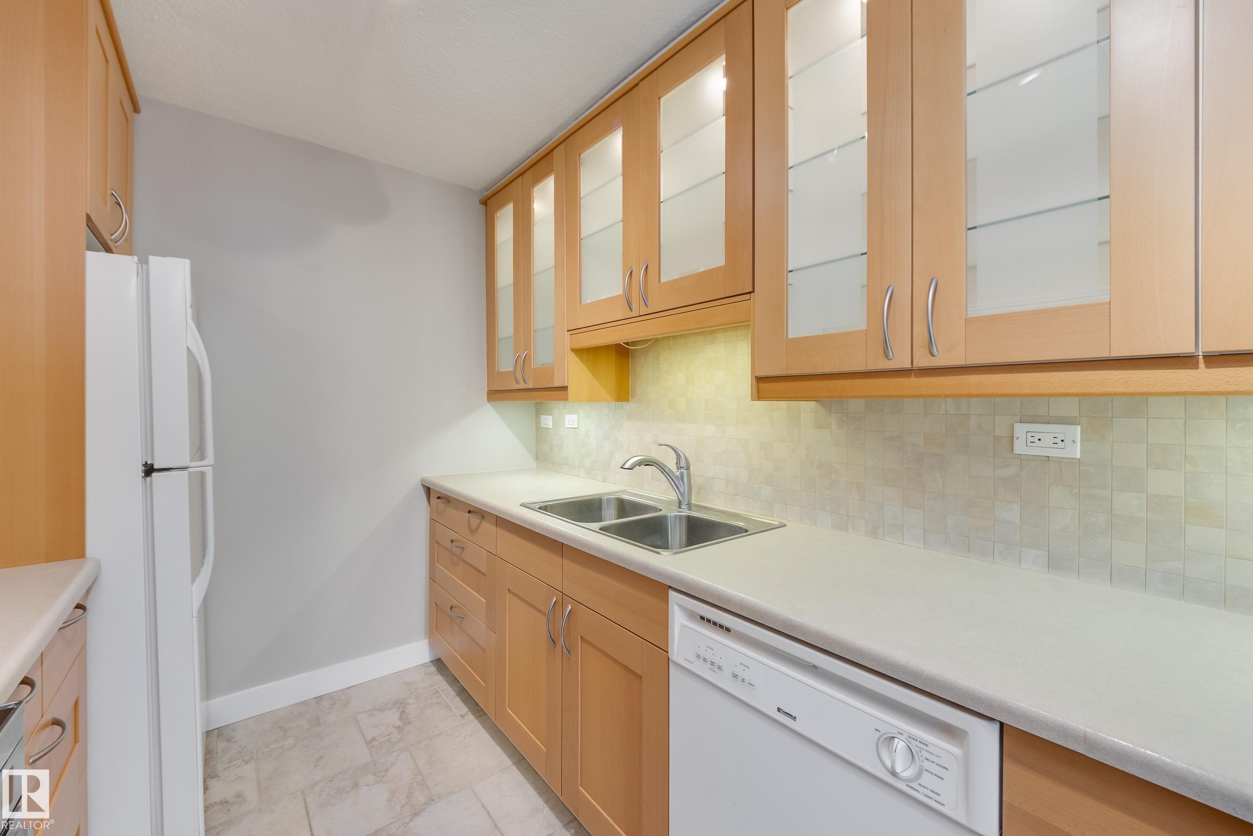 Photo 21 at 1503 - 12303 Jasper Avenue NW, Wîhkwêntôwin, Edmonton