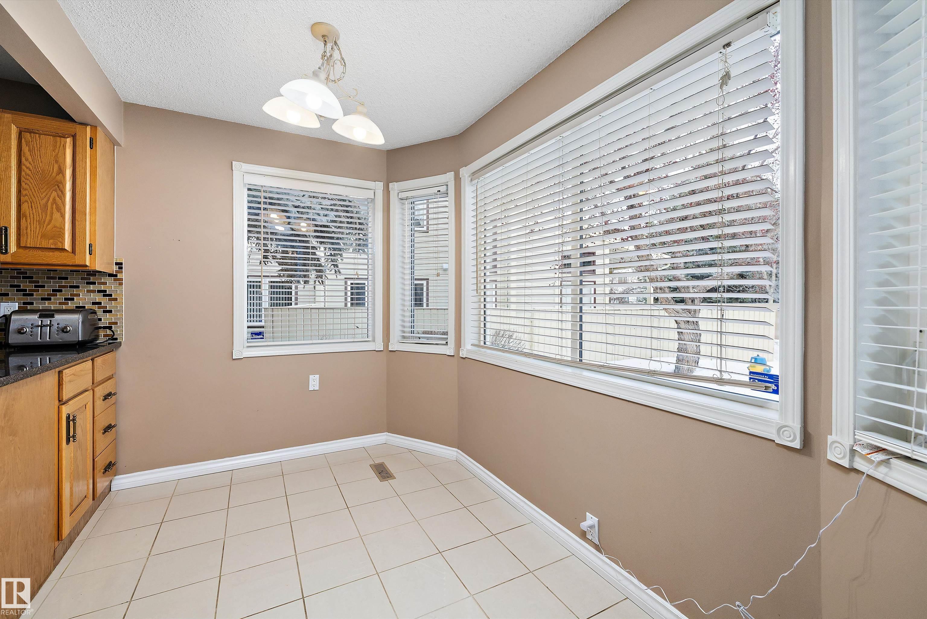 Photo 17 at 1027 109 Street NW, Bearspaw, Edmonton