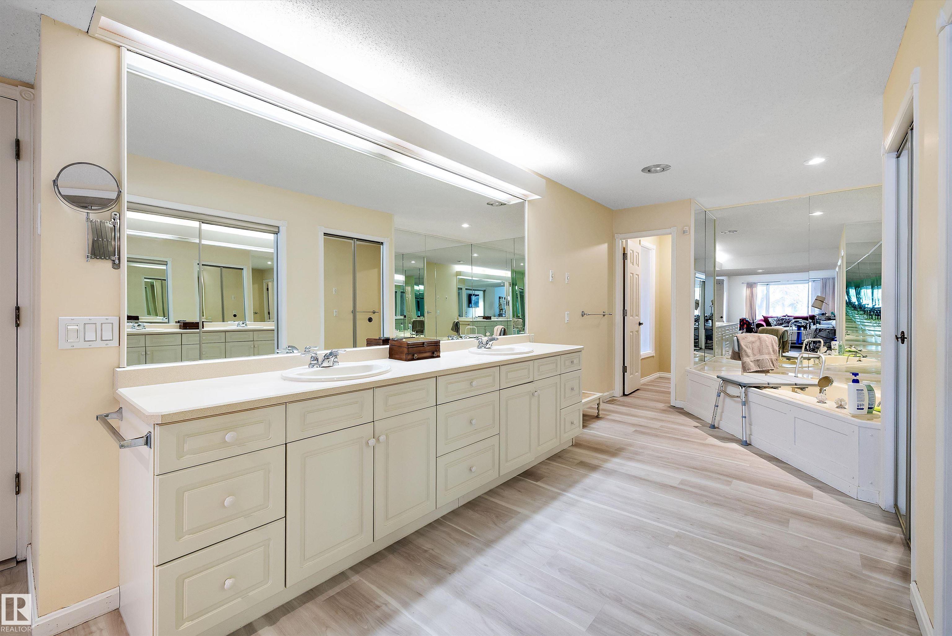 Photo 23 at 1027 109 Street NW, Bearspaw, Edmonton