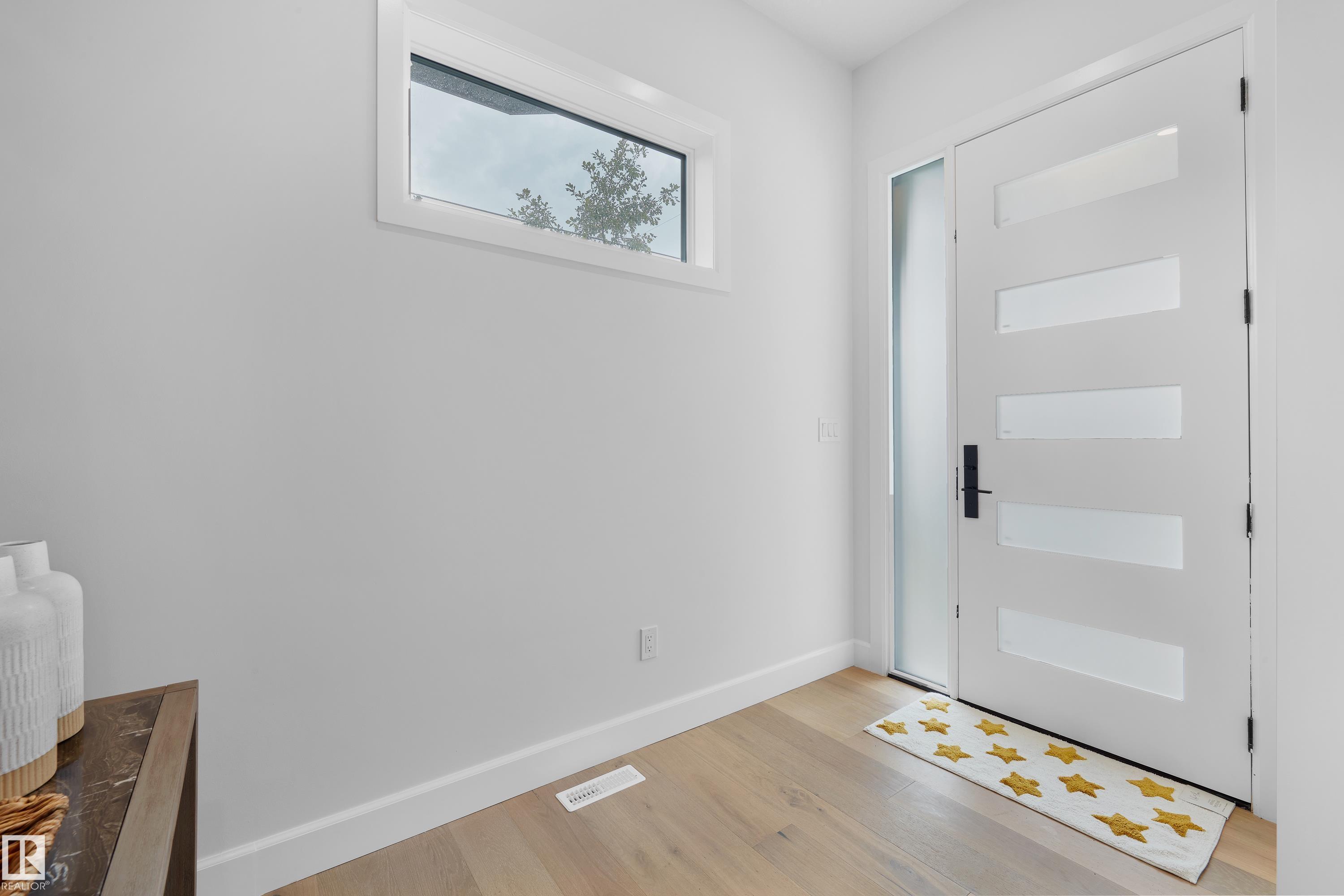 Photo 3 at 6003 107 Street NW, Pleasantview, Edmonton