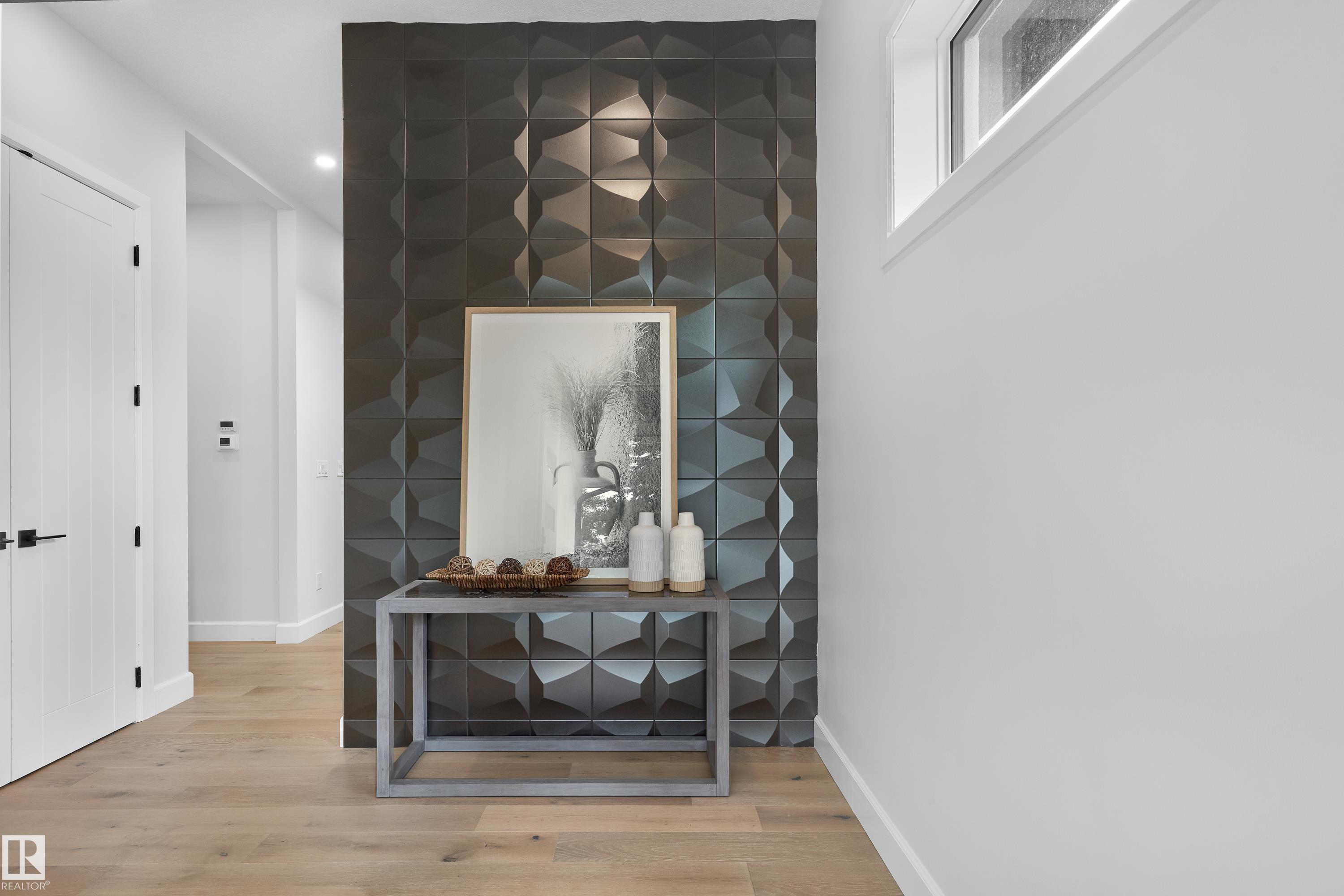 Photo 4 at 6003 107 Street NW, Pleasantview, Edmonton