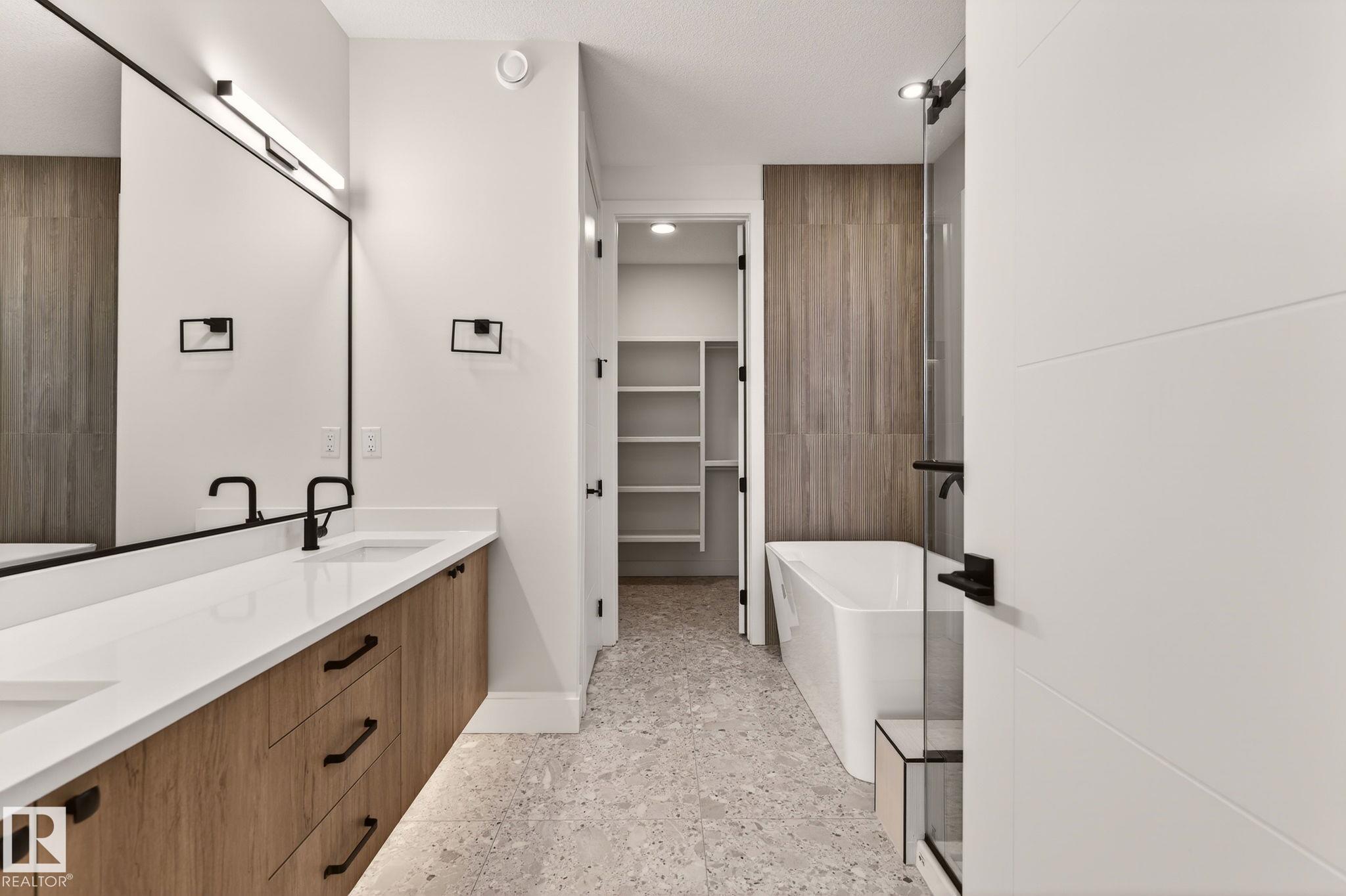 Photo 55 at 9 Elwyck Gate, Fenwyck, Spruce Grove