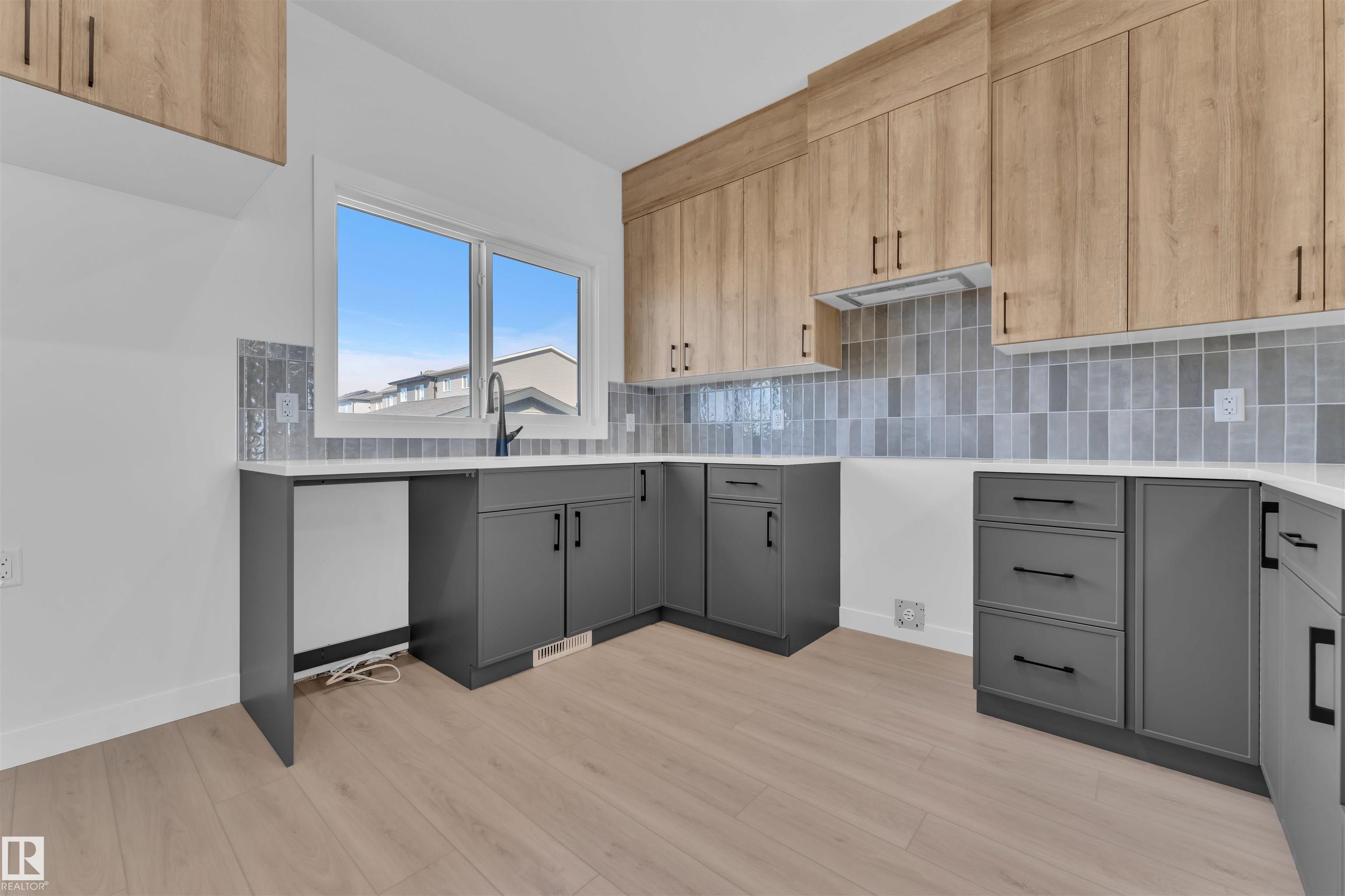 Photo 11 at 752 Mattson Drive SW, Mattson, Edmonton