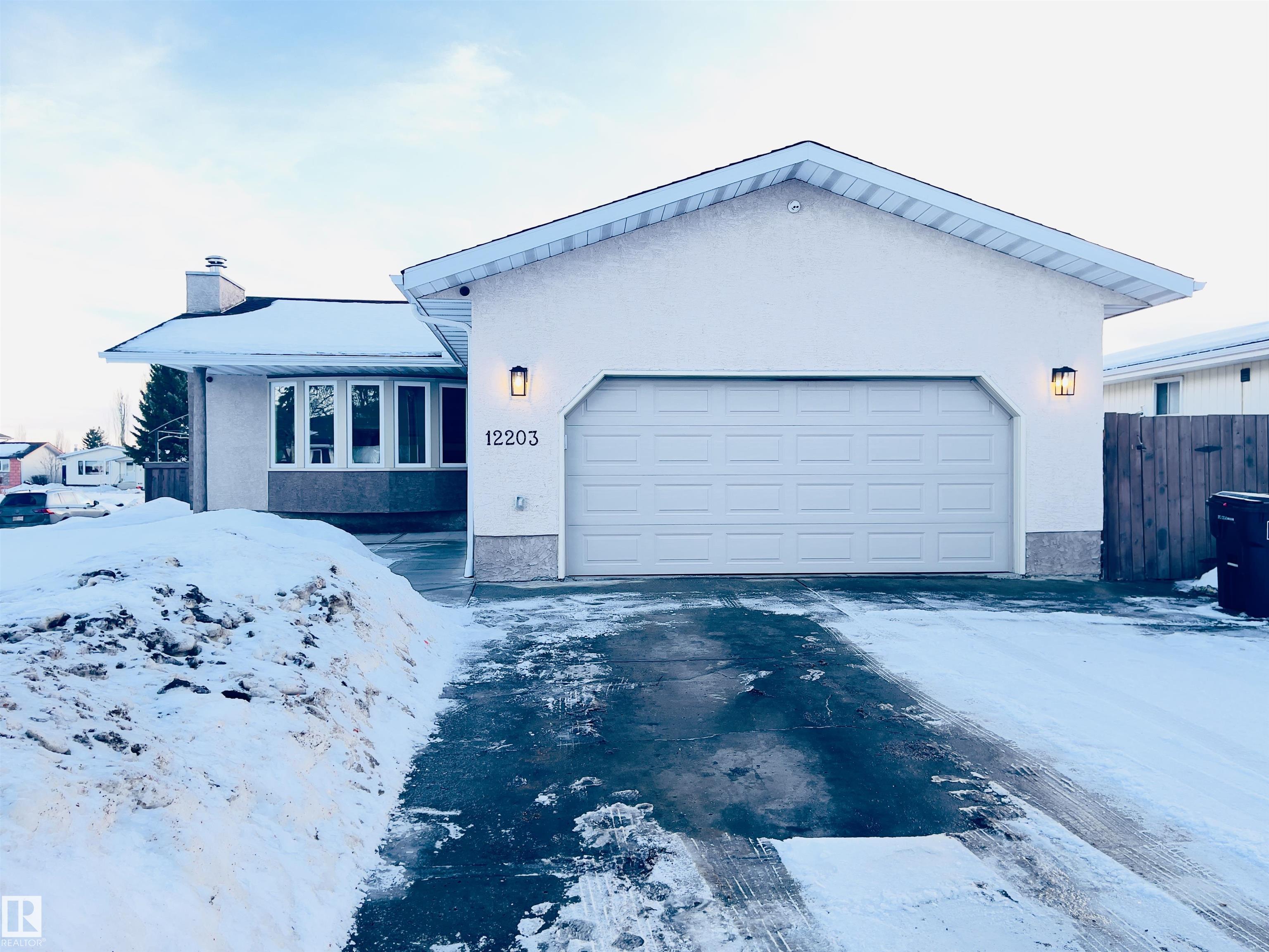 Photo 2 at 12203 147 Avenue NW, Caernarvon, Edmonton