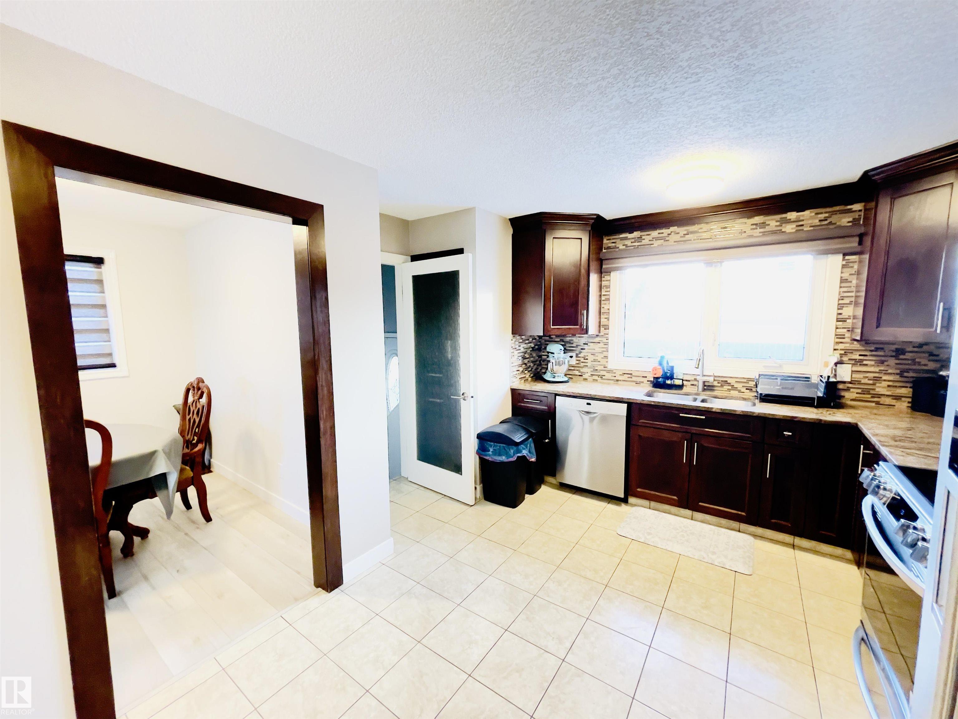 Photo 16 at 12203 147 Avenue NW, Caernarvon, Edmonton