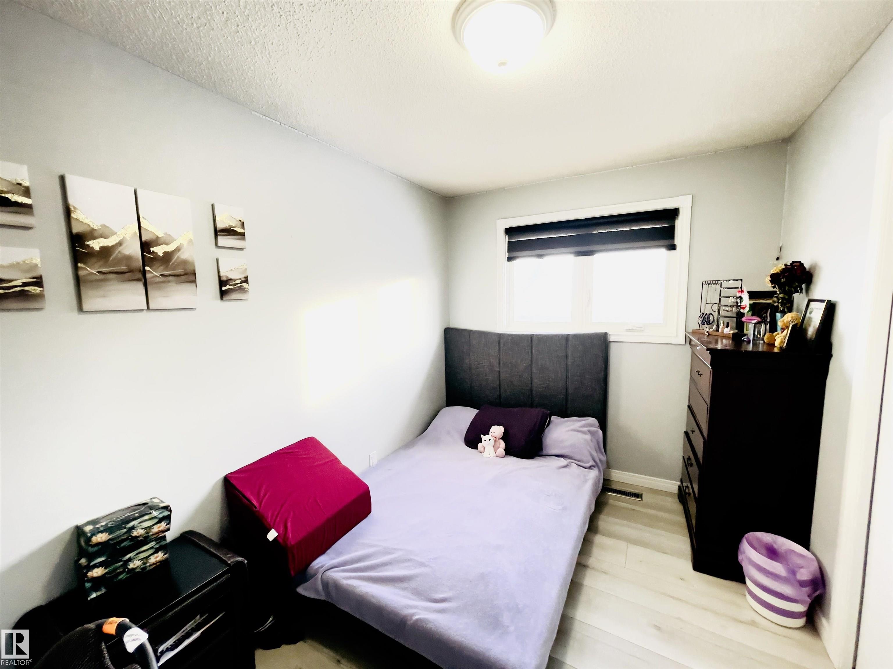 Photo 24 at 12203 147 Avenue NW, Caernarvon, Edmonton