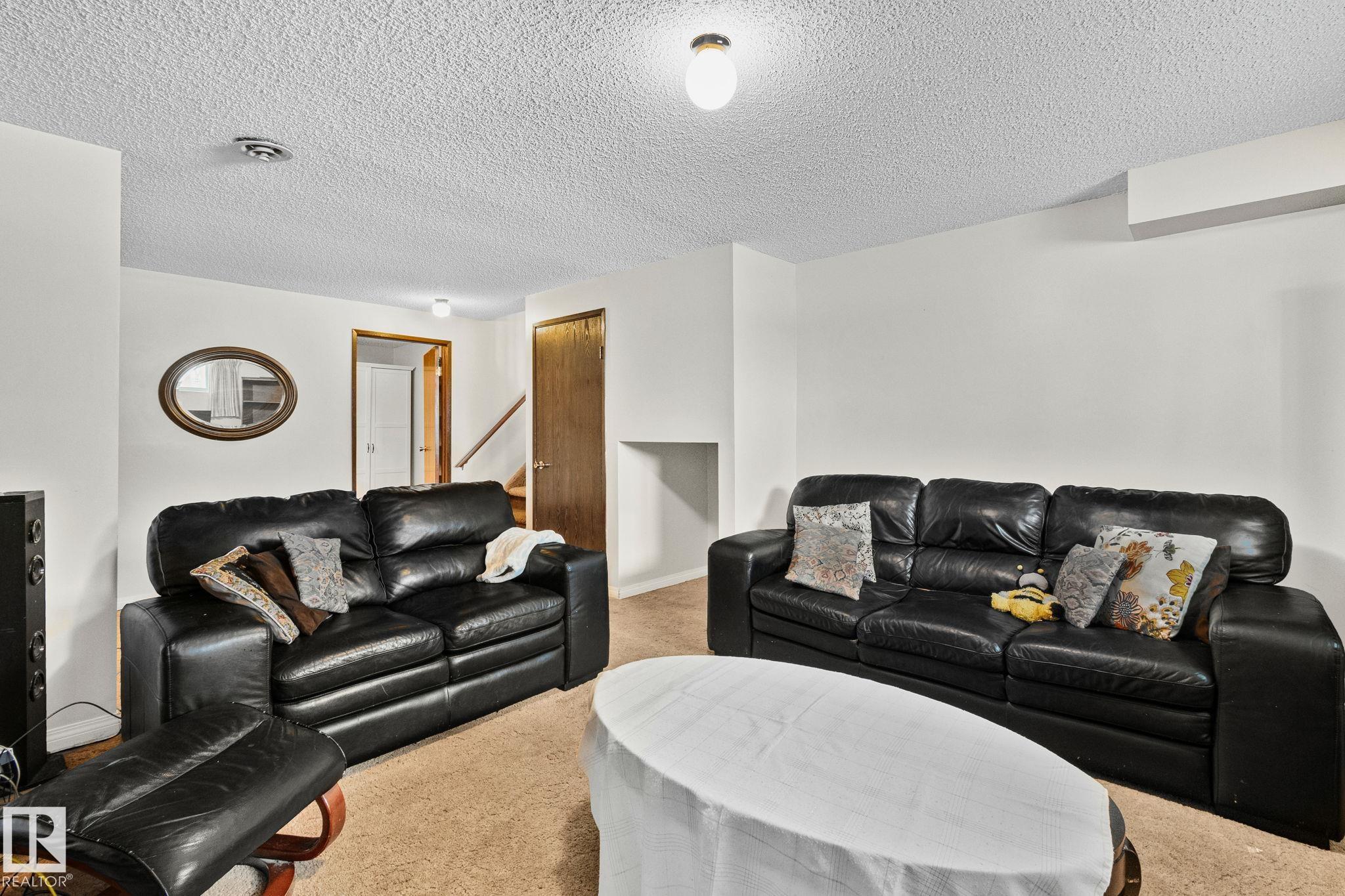 Photo 12 at 17523 95 Street NW, Lago Lindo, Edmonton