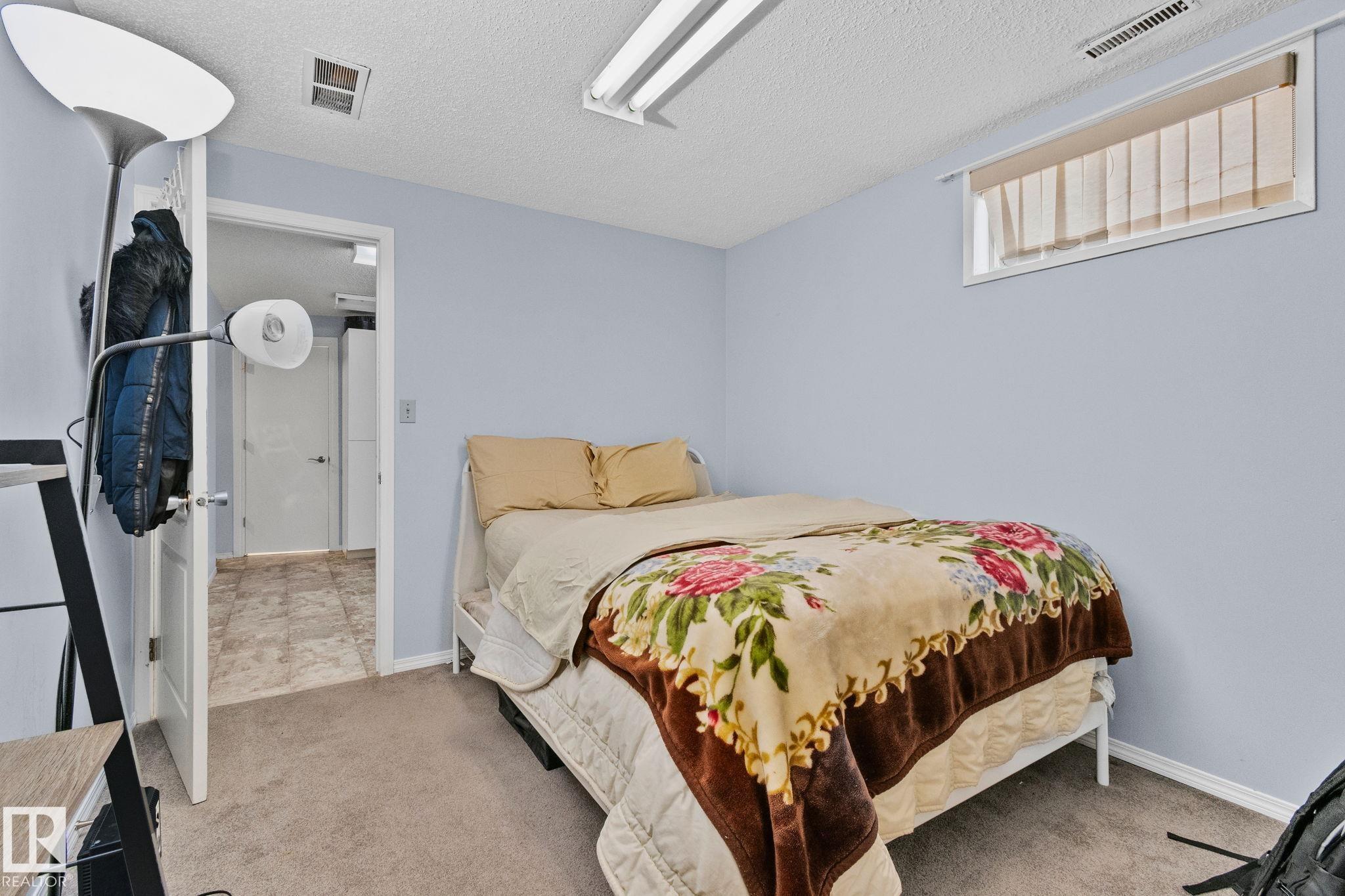Photo 16 at 17523 95 Street NW, Lago Lindo, Edmonton