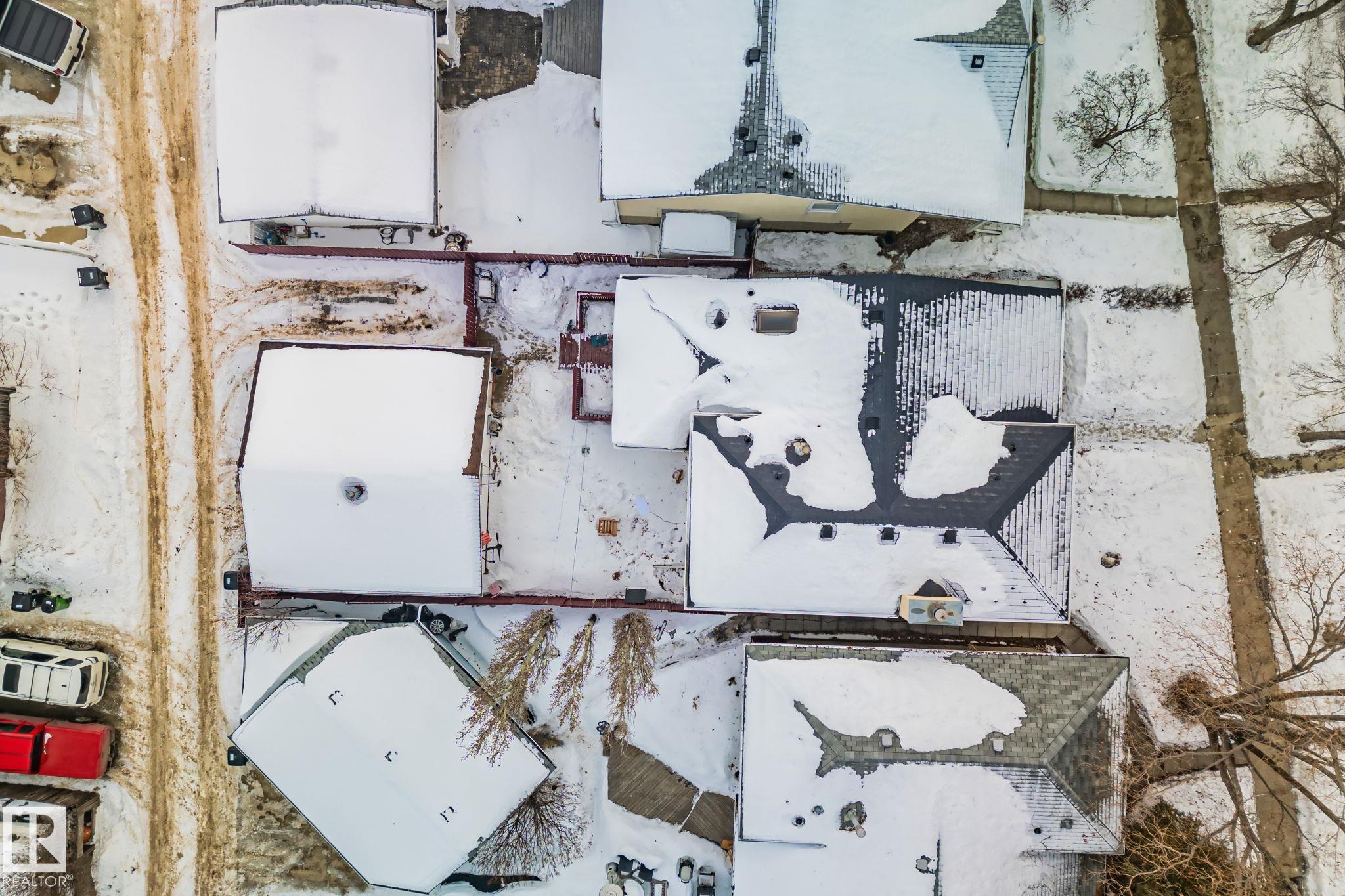 Photo 19 at 17523 95 Street NW, Lago Lindo, Edmonton