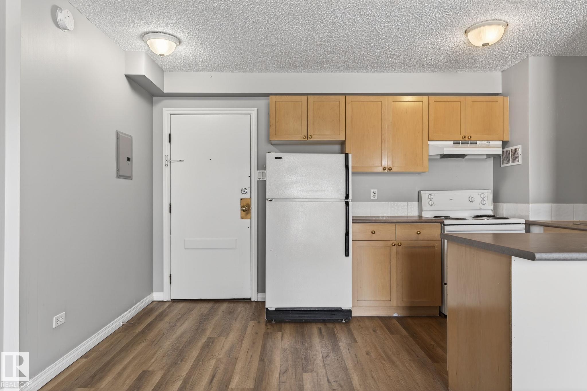 Photo 2 at 309 - 9730 106 Street NW, Downtown, Edmonton